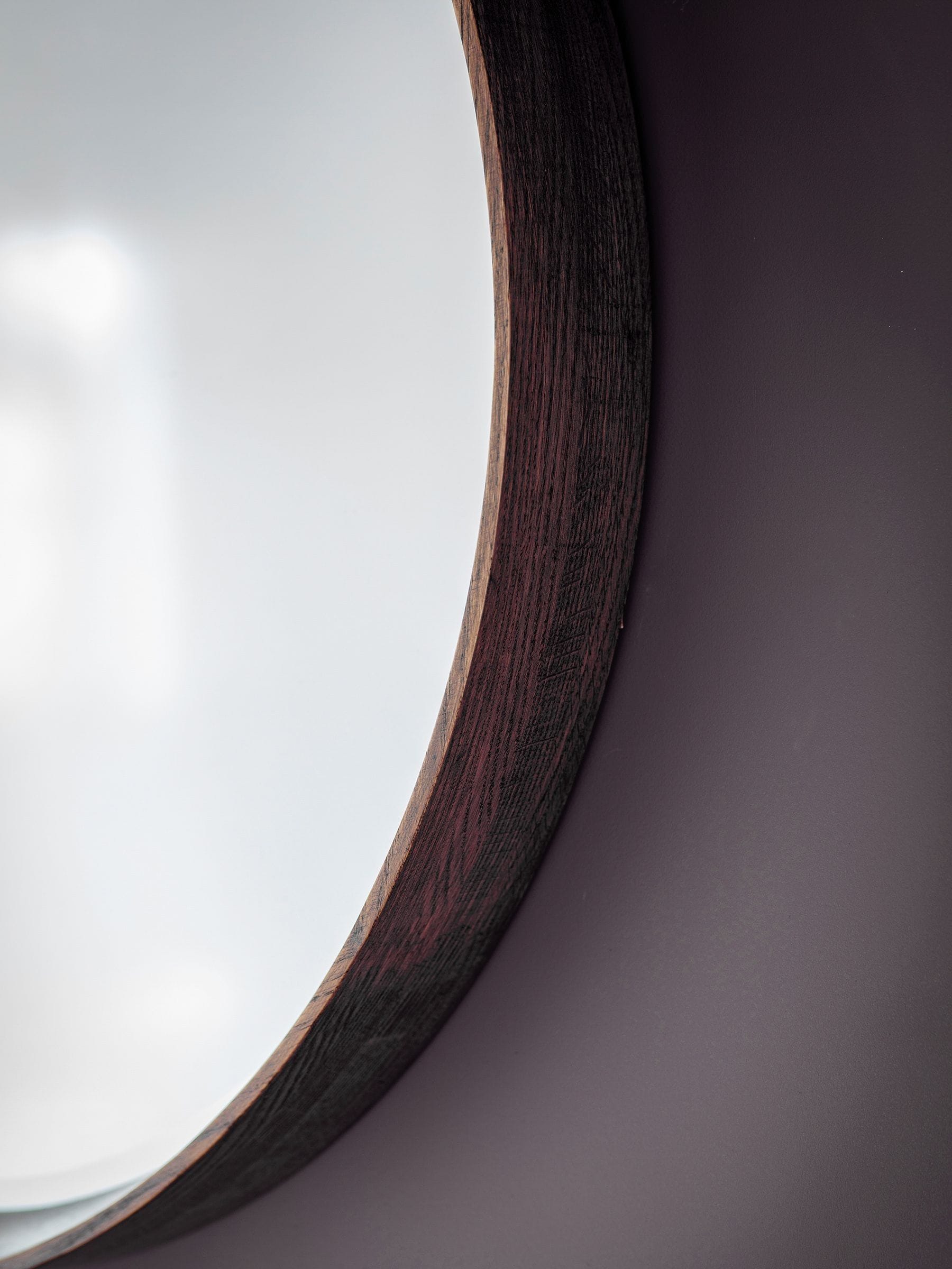 Gallery Home Natural Lainey Round Mirror with wooden edging 73.5cm, UK version