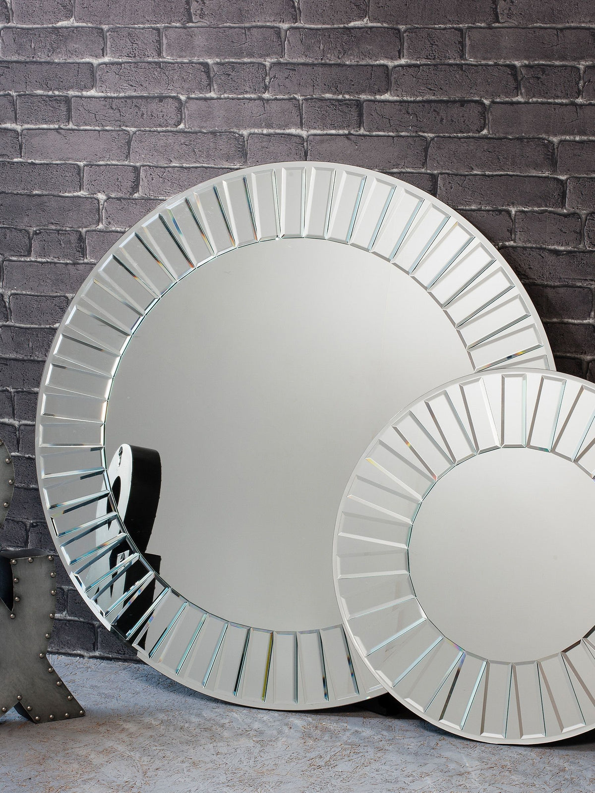 Gallery Home round mirror Silver Hooper 90cm, UK version