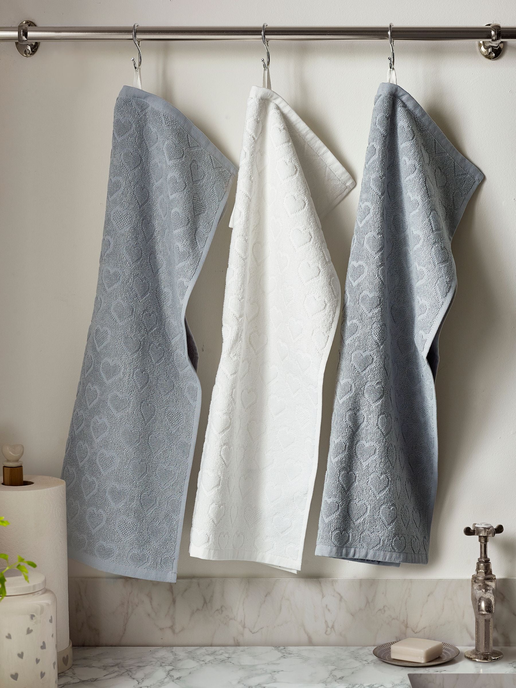 Set of 5 Grey Hearts Terry Set of 3 Tea Towels