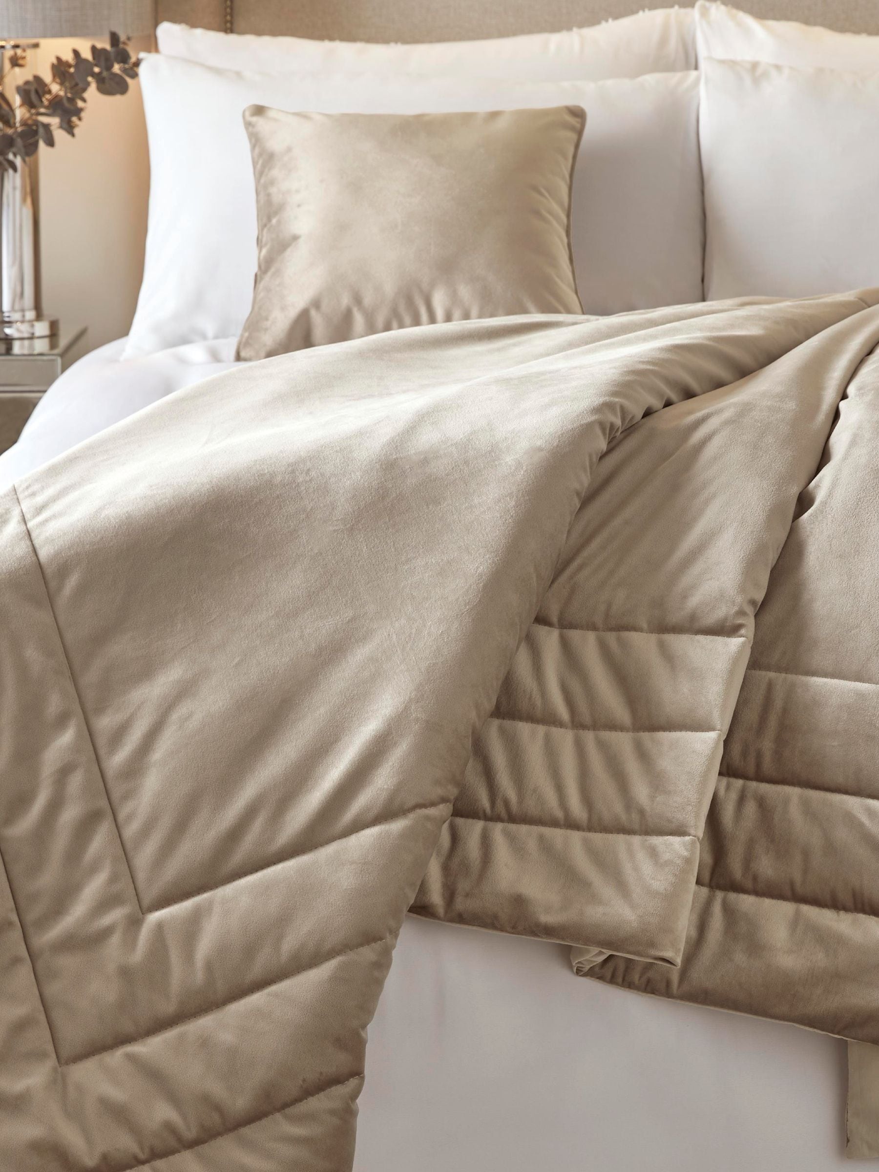 Soiree Natural Melanie velvet bedspread 150x220cm - British product
