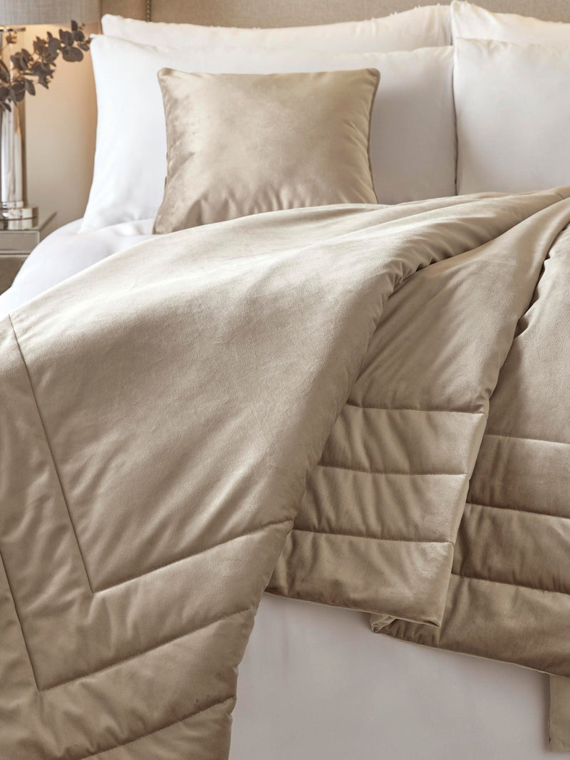 Soiree Natural Melanie velvet bedspread 150x220cm - British product