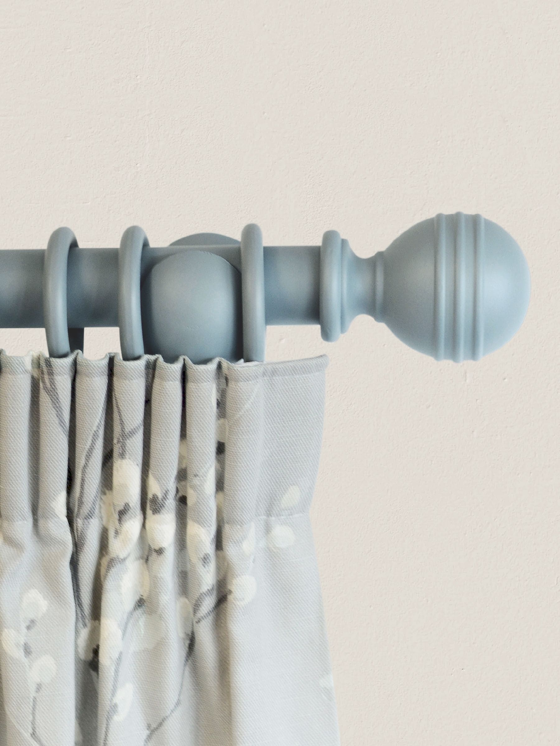 Laura Ashley Dark Slate Ribbed Ball Curtain Pole