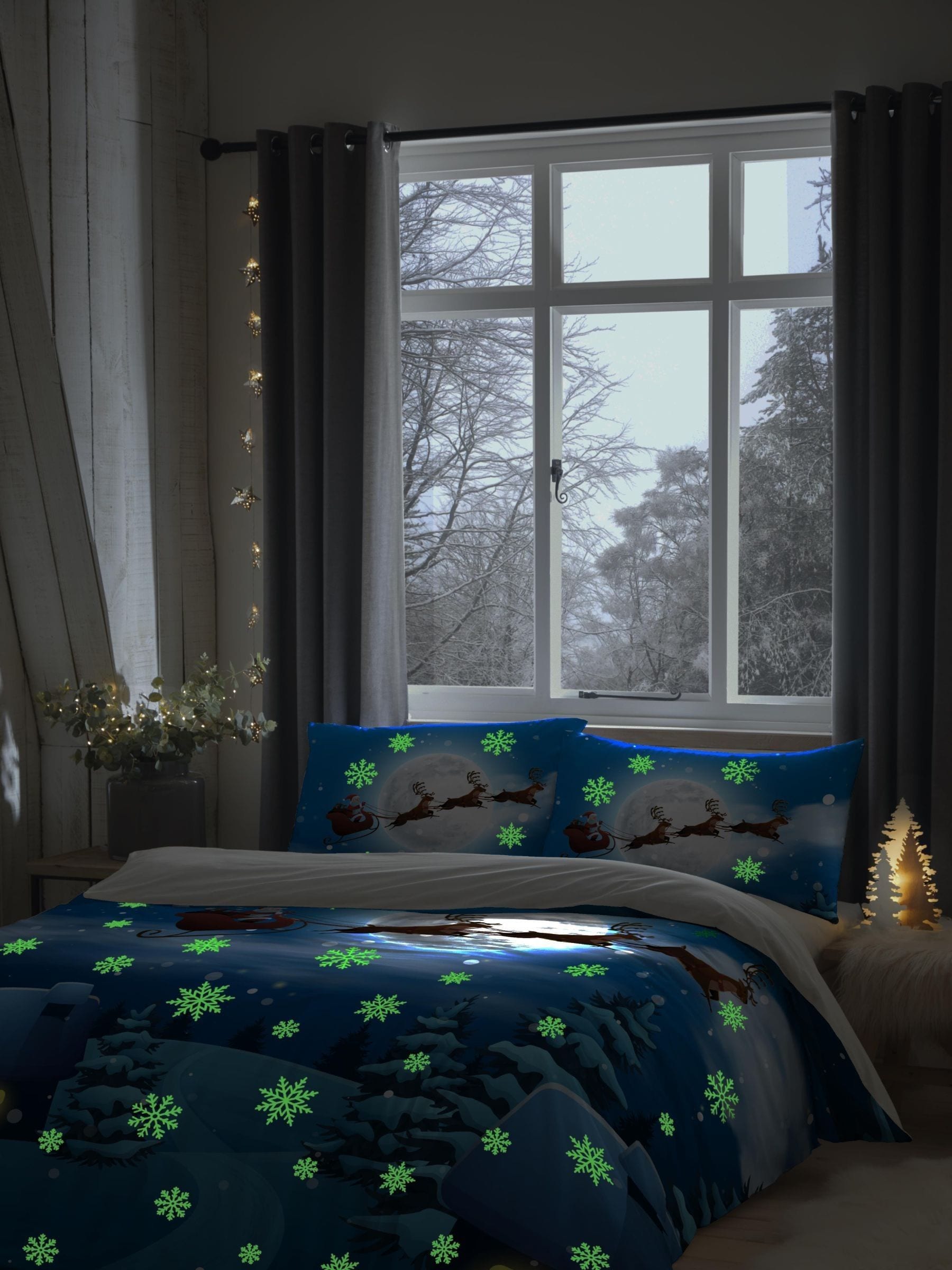 Glow-in-the-dark Blue Santa Christmas duvet cover and pillowcase set - British product