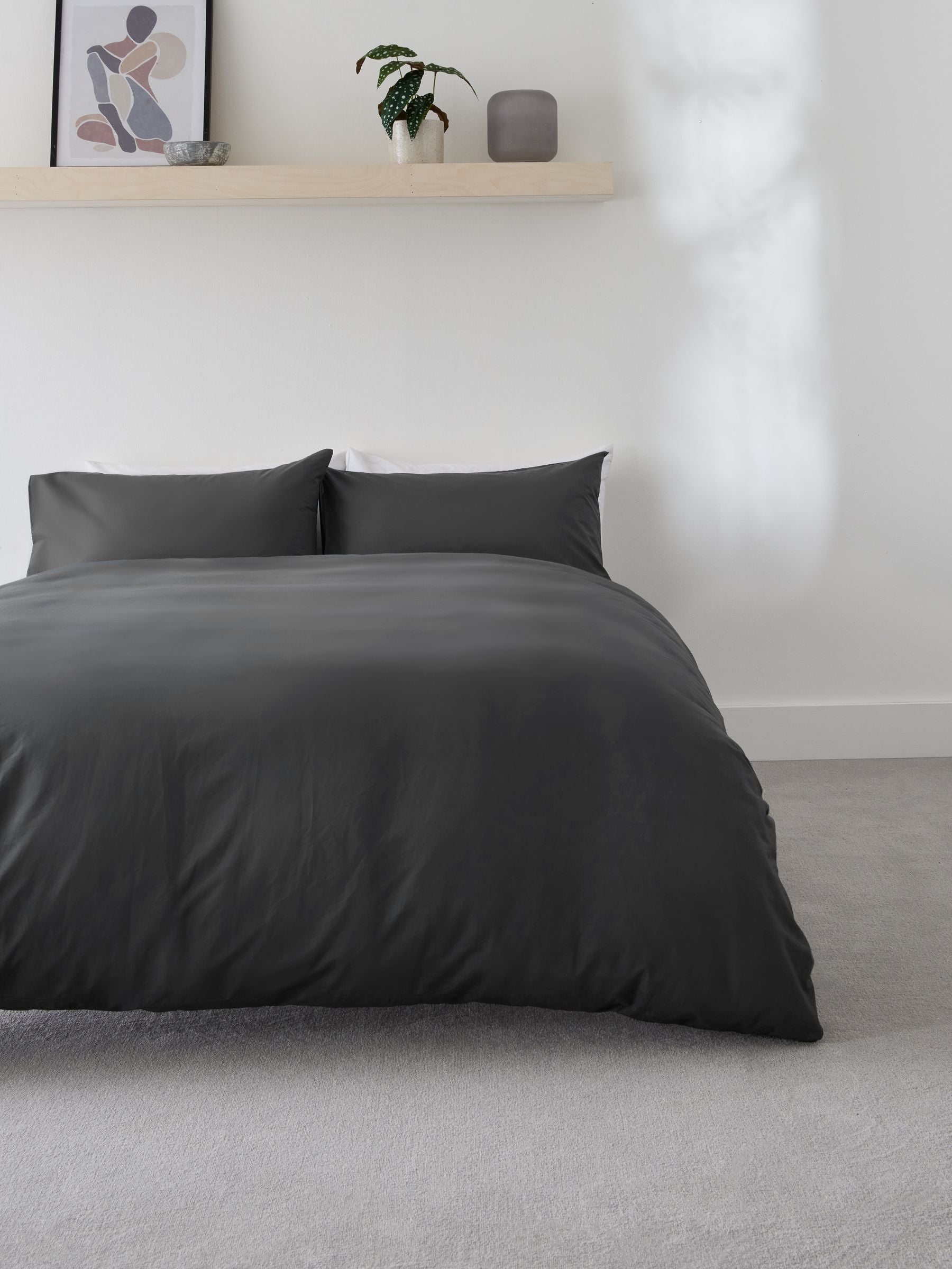 White Easy Care Polycotton Plain Duvet Cover and Pillowcase Set