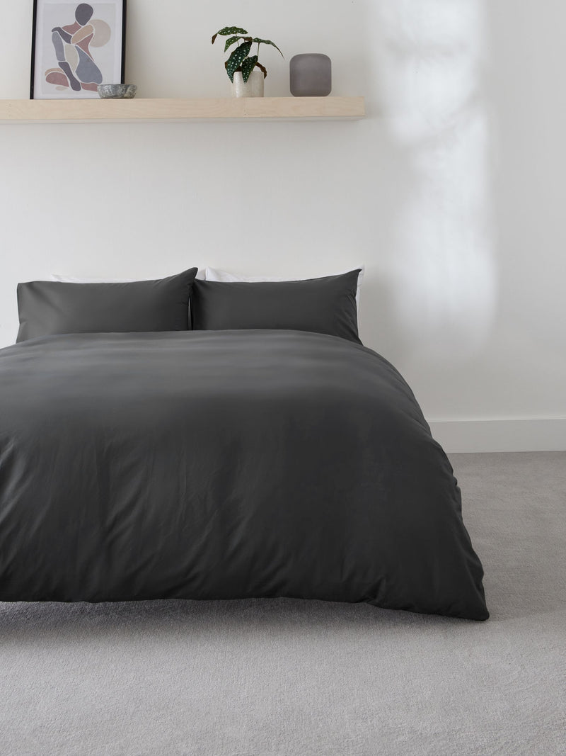 White Easy Care Polycotton Plain Duvet Cover and Pillowcase Set