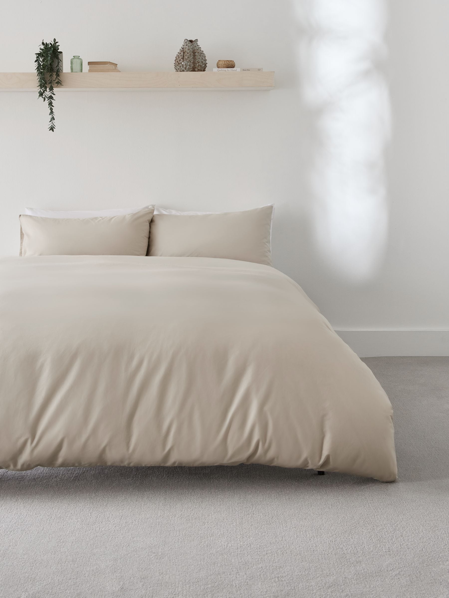 White Easy Care Polycotton Plain Duvet Cover and Pillowcase Set