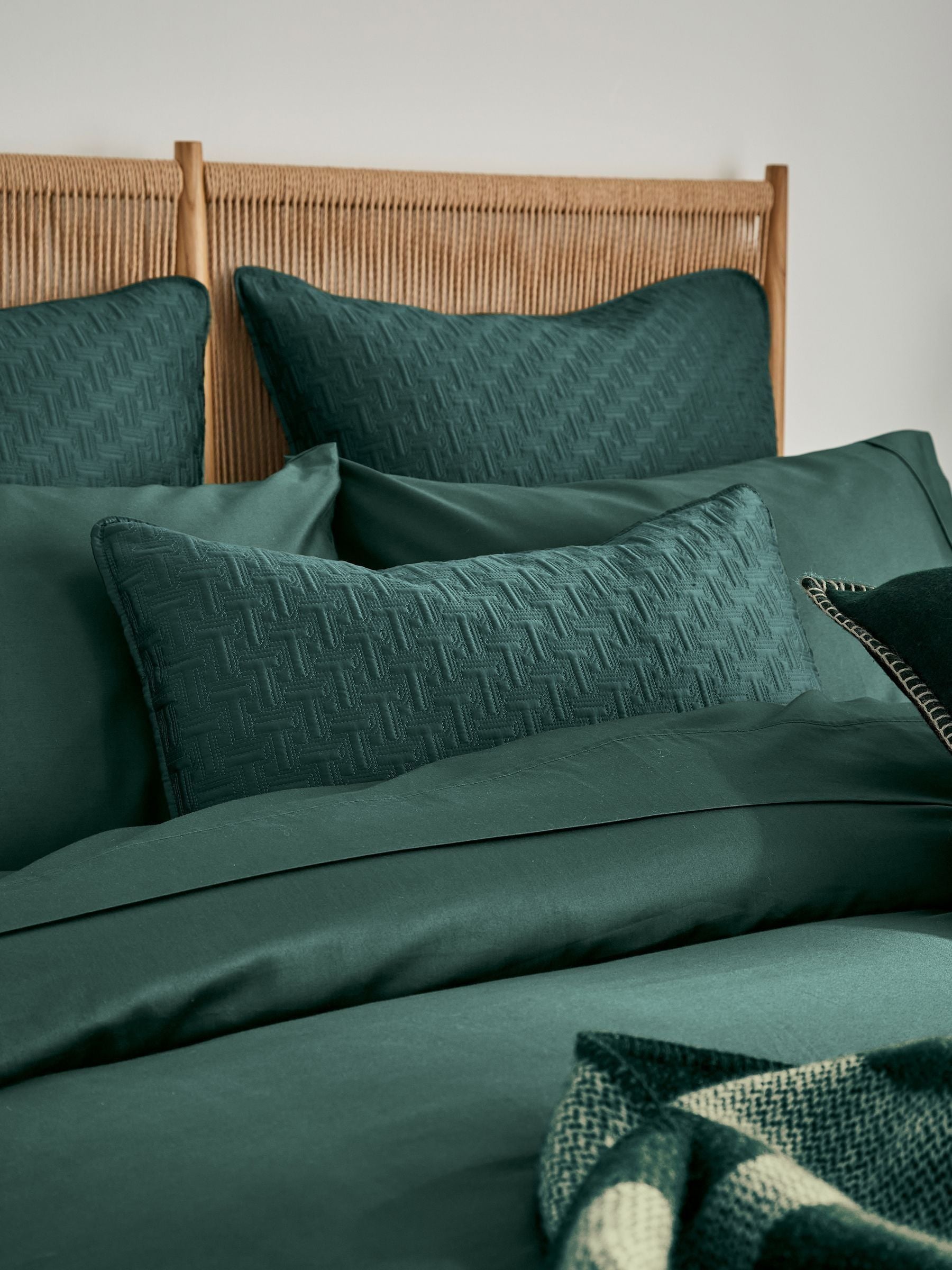 Ted Baker black fitted sheet (British brand)