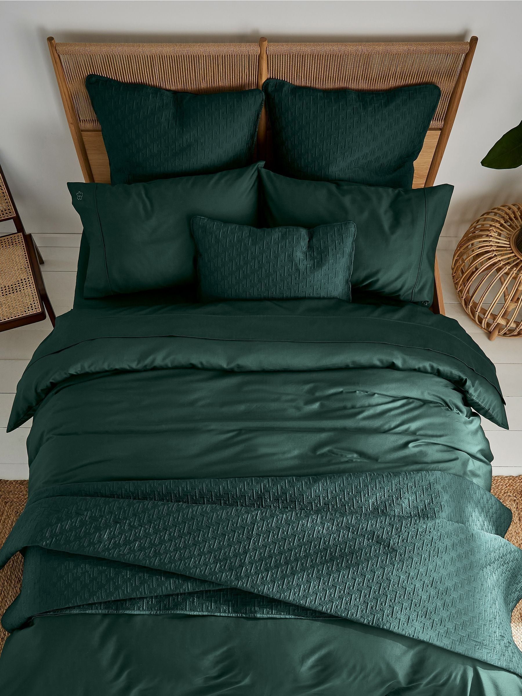 Ted Baker black fitted sheet (British brand)