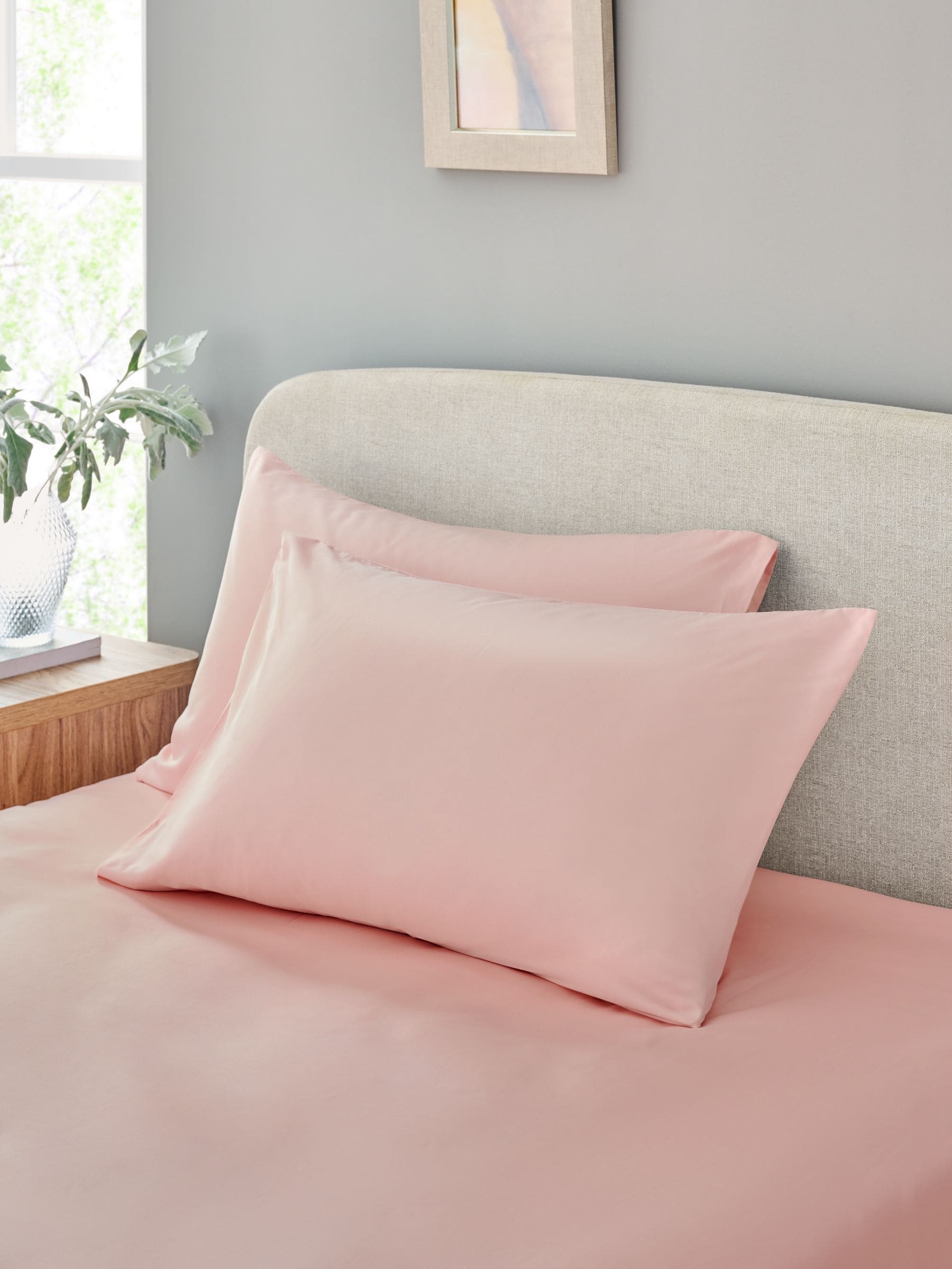 Set of 2 White Non Iron Simply Soft Housewife Pillowcases