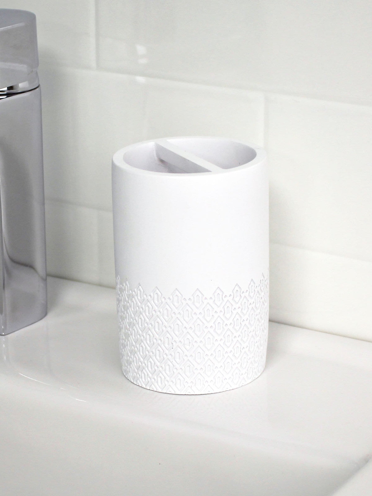 Showerdrape White Chantilly bathroom accessory set (British brand)