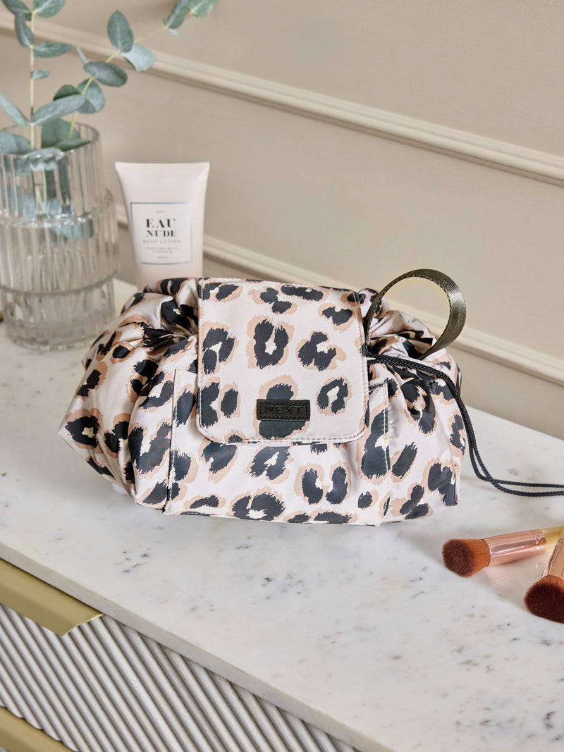 Lay flat drawstring makeup bag, UK version
