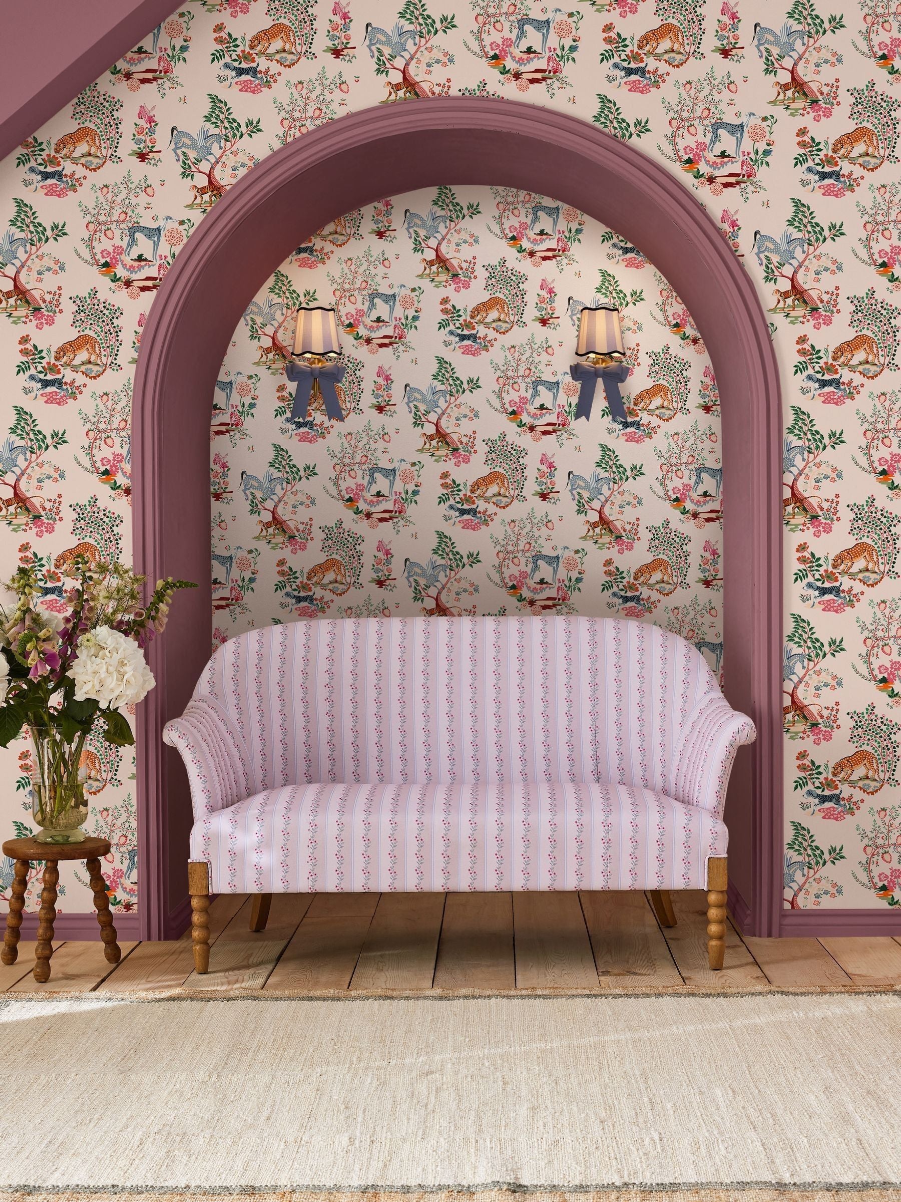 Cath Kidston Painted Kingdom A4 wallpaper sample, UK version