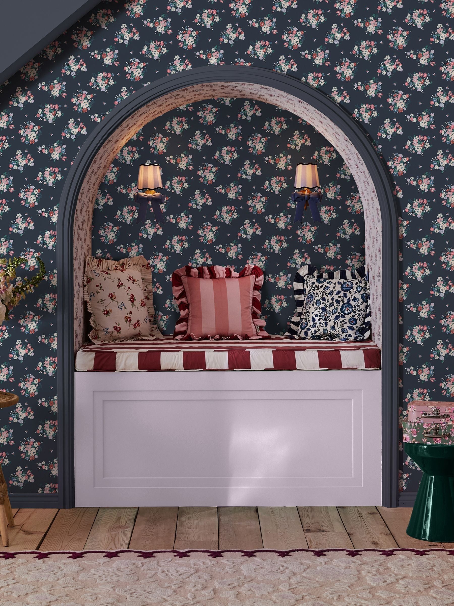 Cath Kidston navy floral wallpaper 10m roll - British product