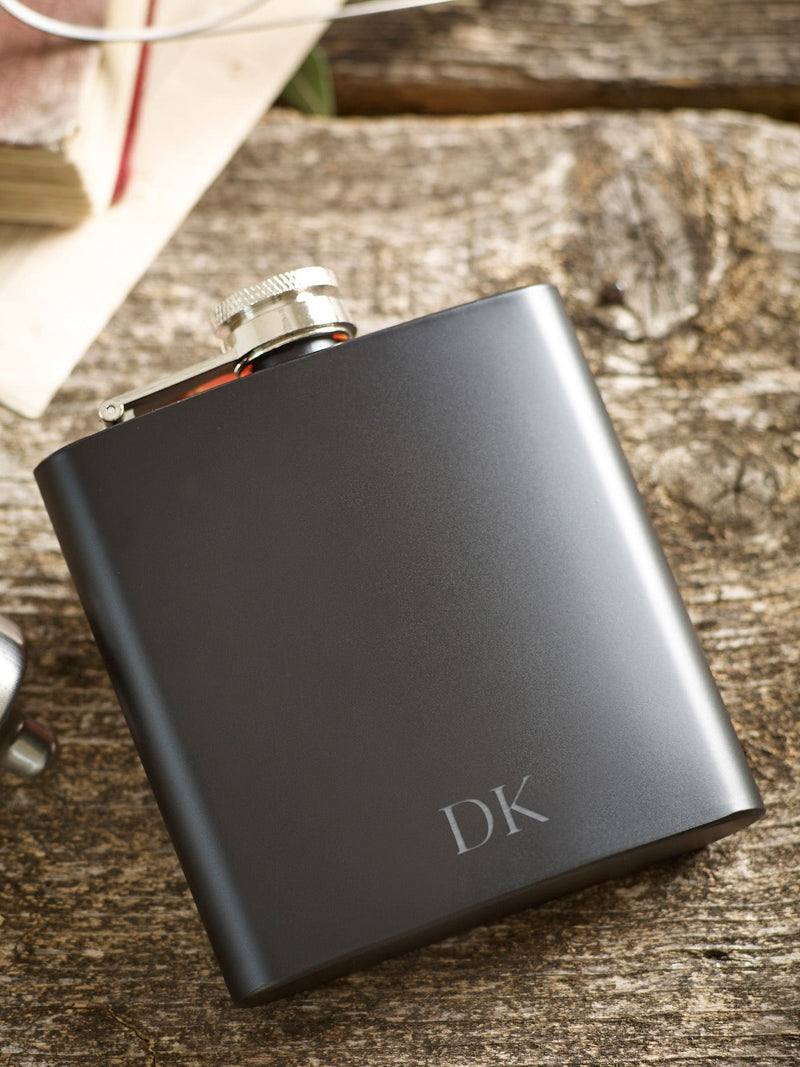 Loveabode personalised hip flask in matte black, UK version