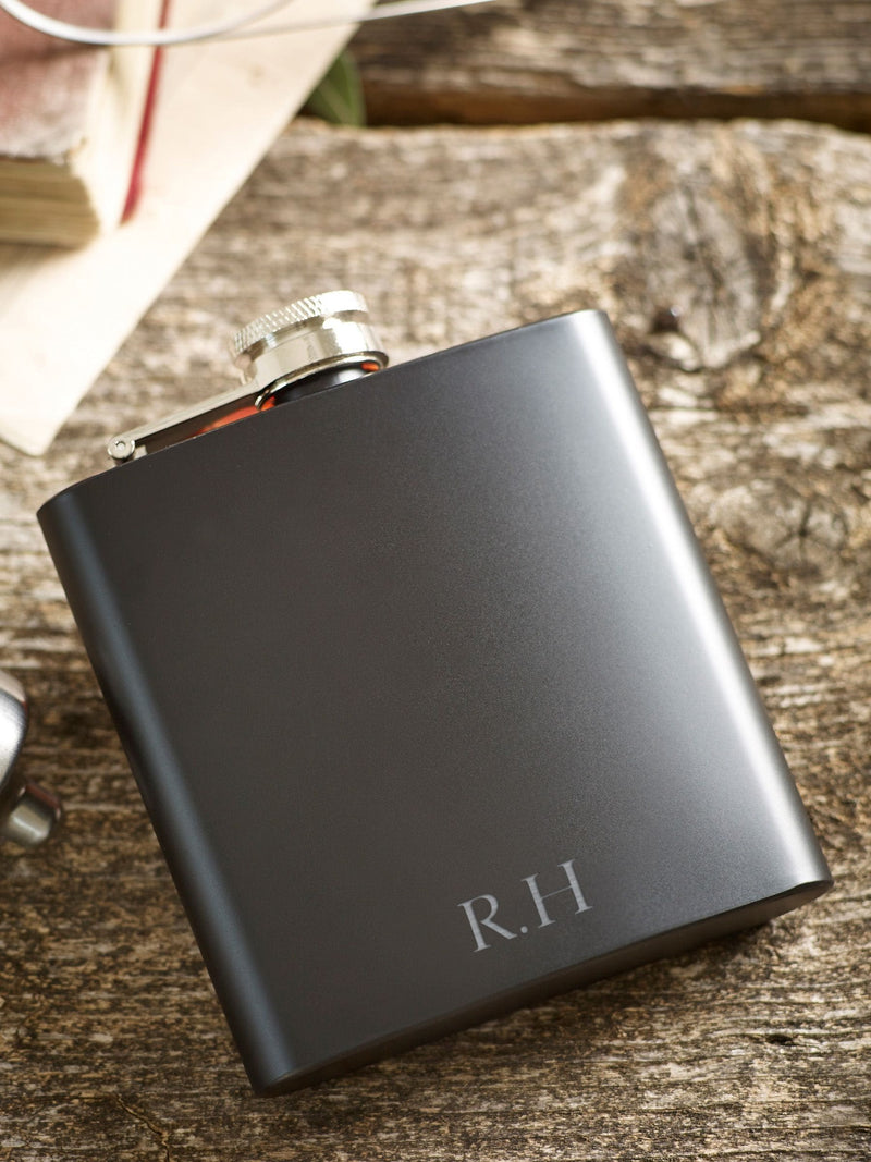Loveabode personalised hip flask in matte black, UK version