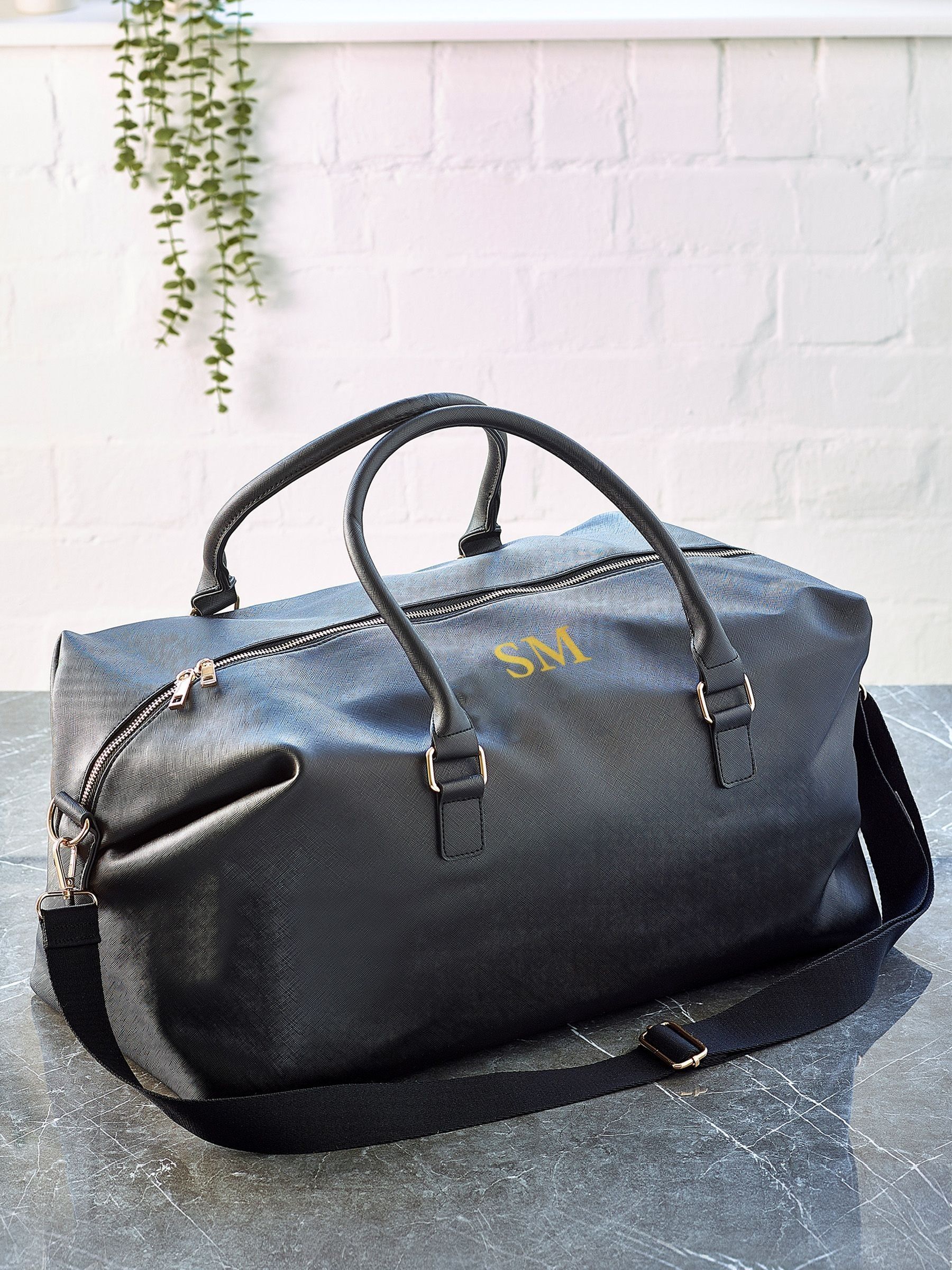 Ladies boutique weekender bag PU leather 25L (British brand)