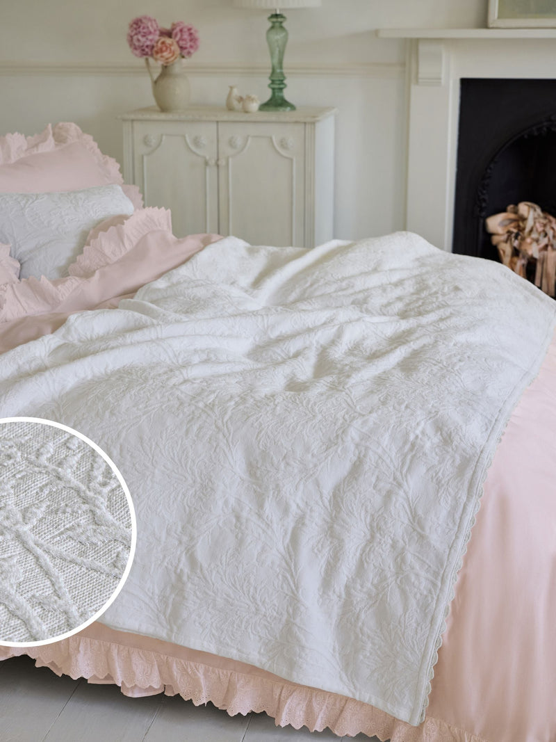 Shabby Chic white floral matelasse throw 150x200cm, imported from the UK