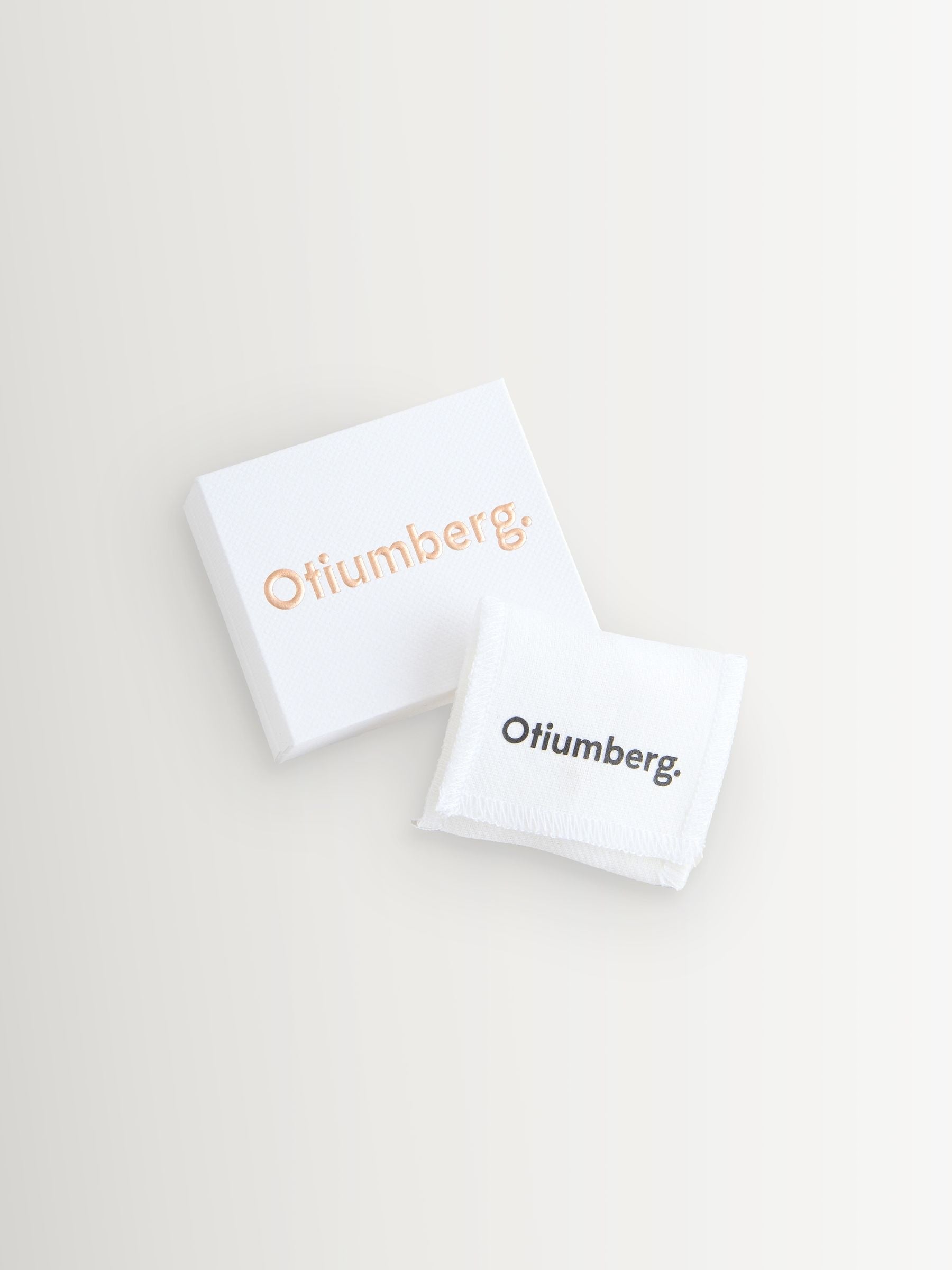 Otiumberg gold vermeil fluid pebble necklace (British brand)