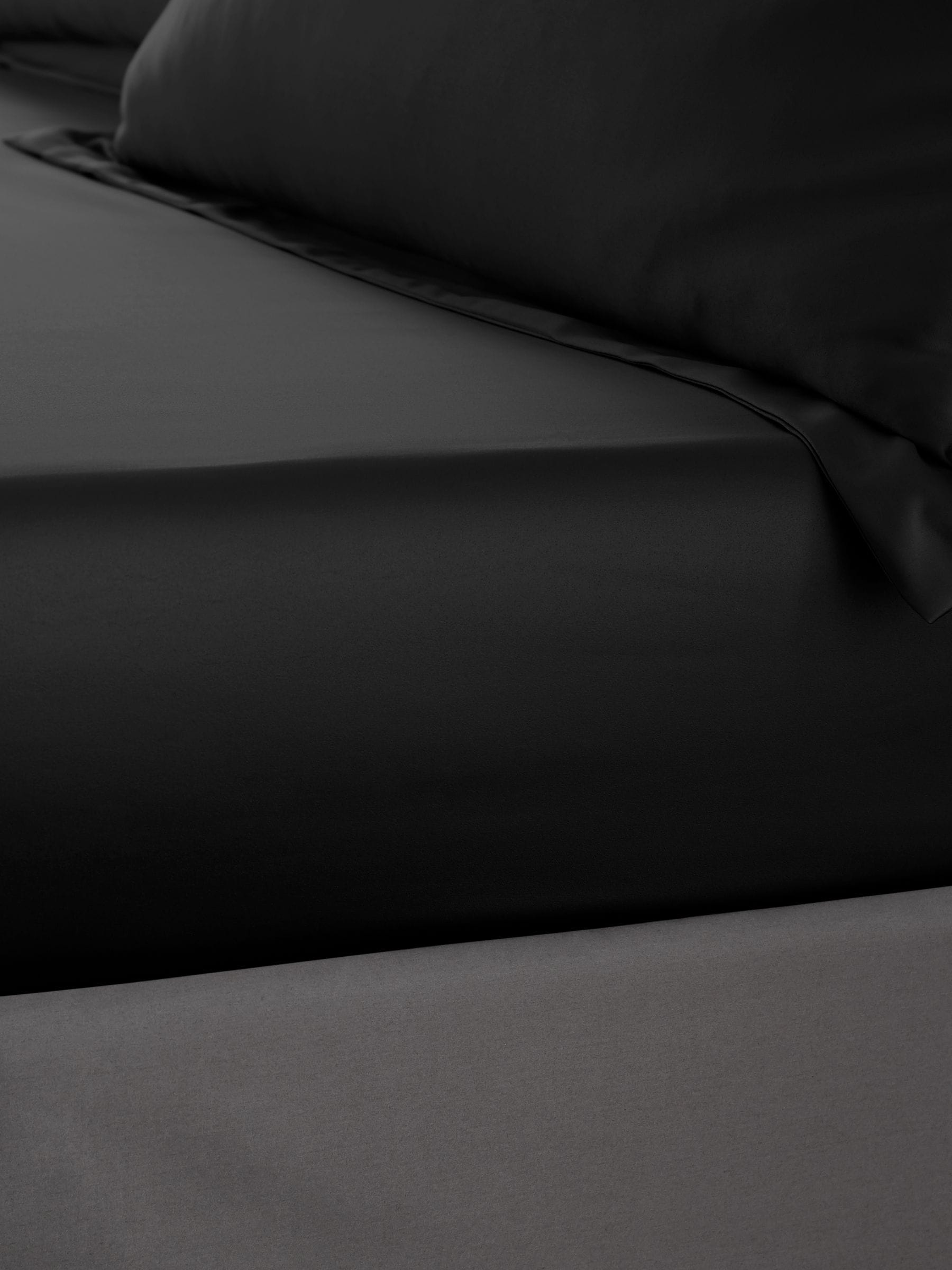 Catherine Lansfield Black Silky Soft Satin Fitted Sheet - British product
