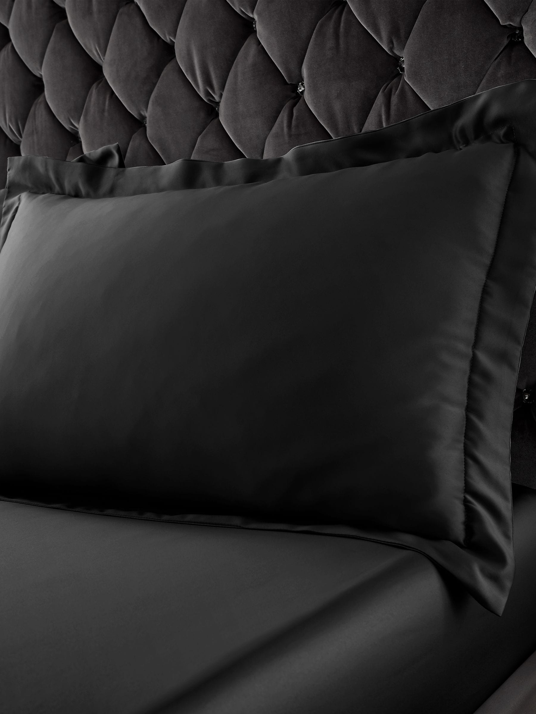 Catherine Lansfield black satin oxford pillowcase pair 50x75 cm, UK version