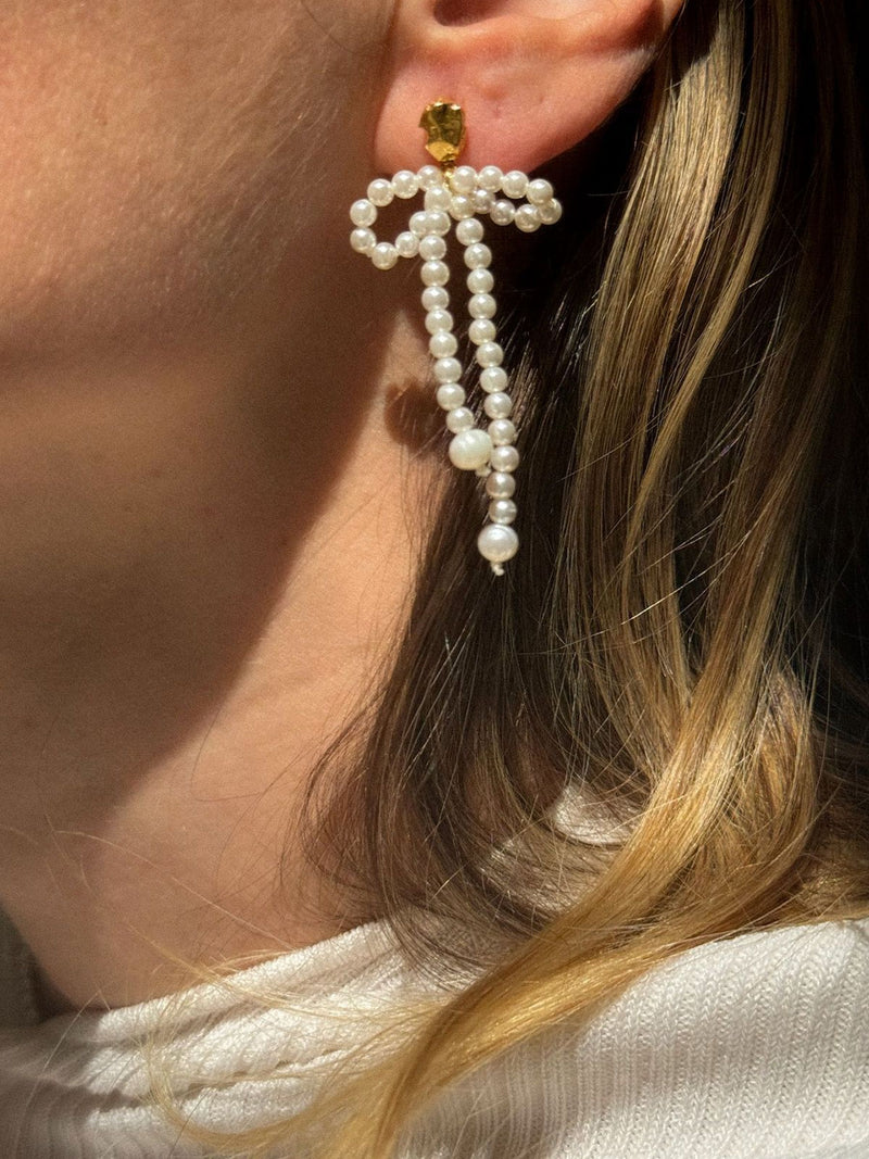 Hermina Athens gold plated Fedra pearl earrings - British product