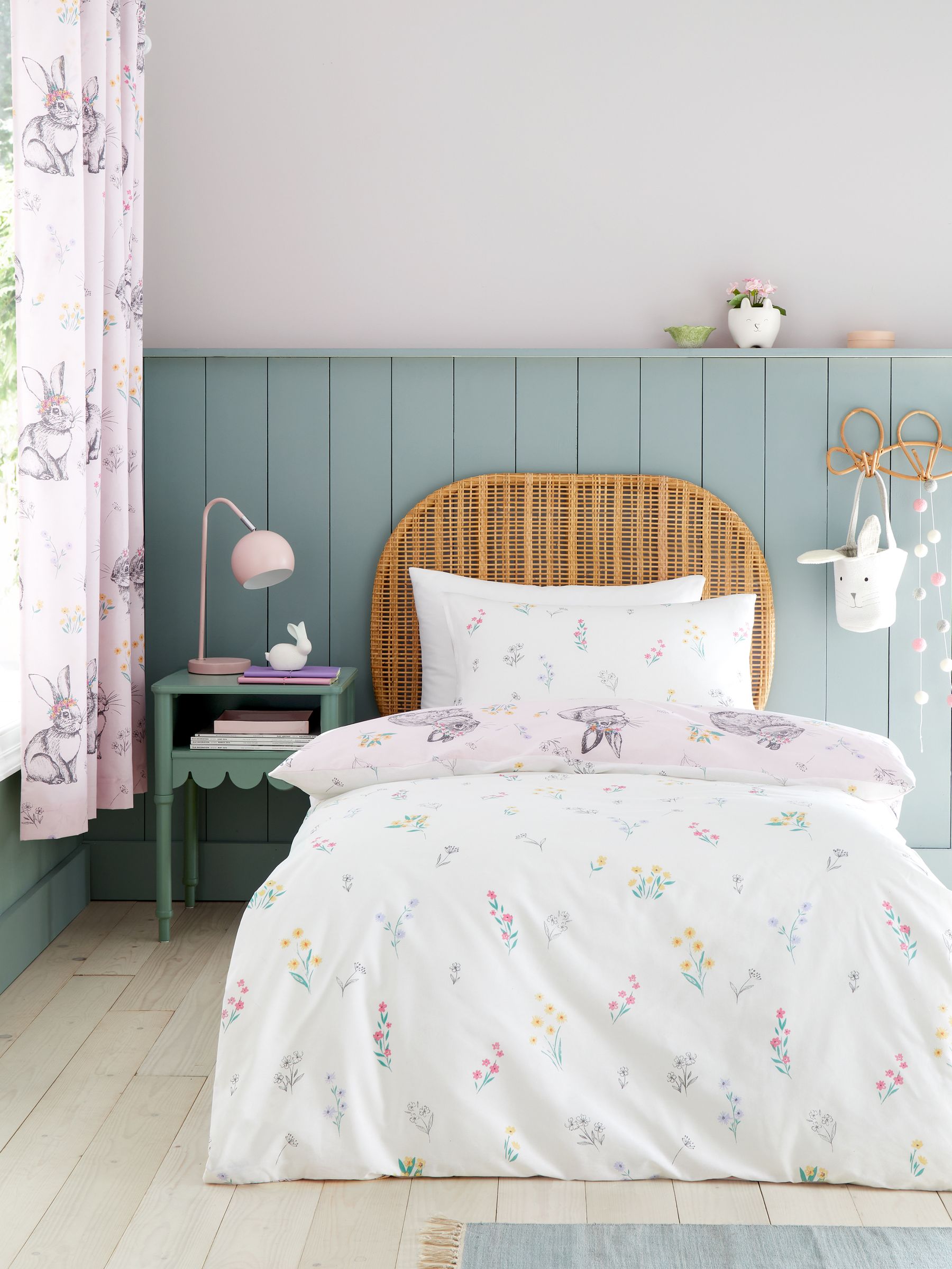 Catherine Lansfield Pink Bunny Tail Ditsy Flower Reversible Duvet Cover Set