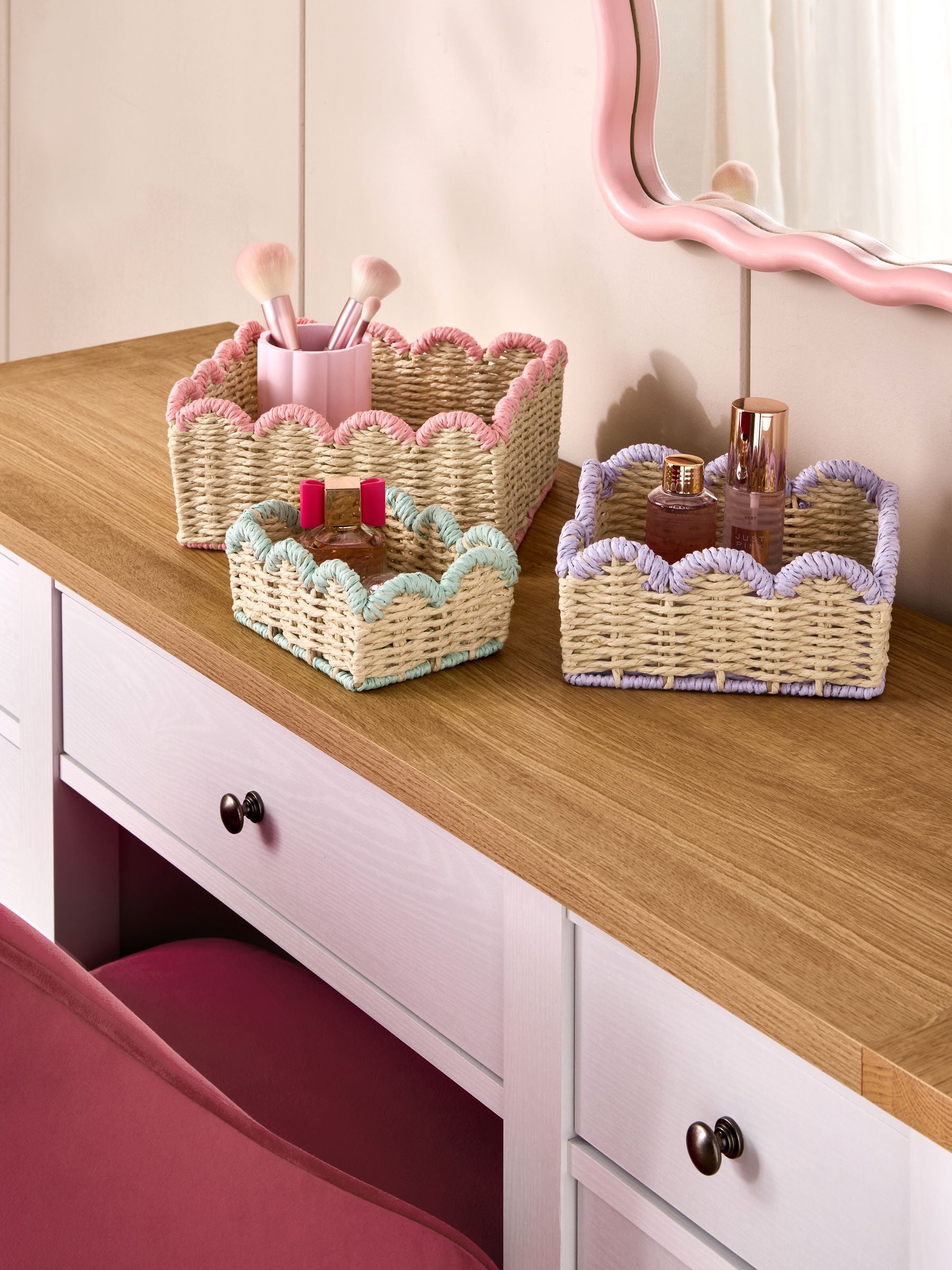 Set of 3 pastel mini scallop storage baskets (British brand)
