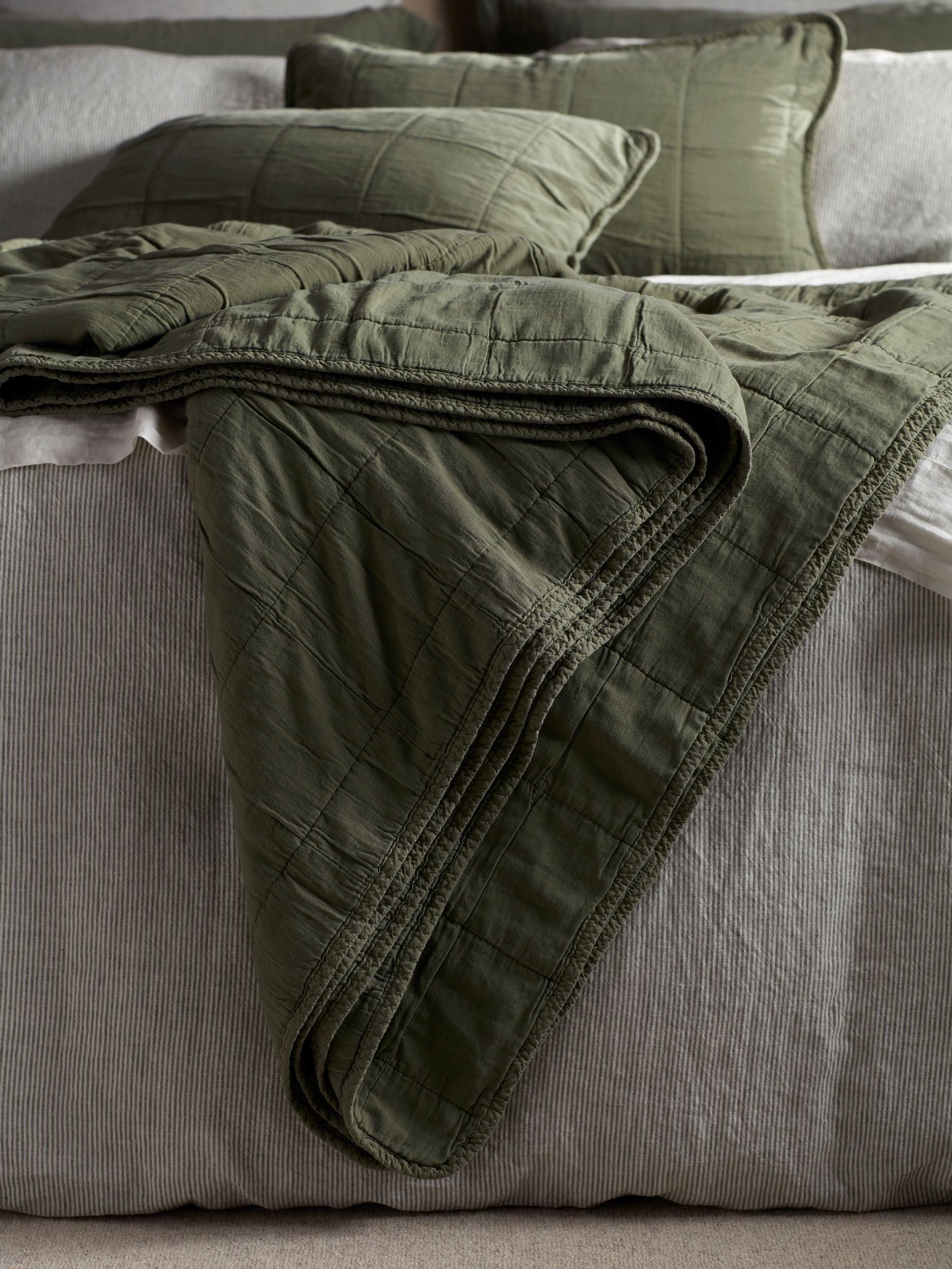 Secret Linen Store Vintage Rose Finn 100% Cotton Quilted Throw