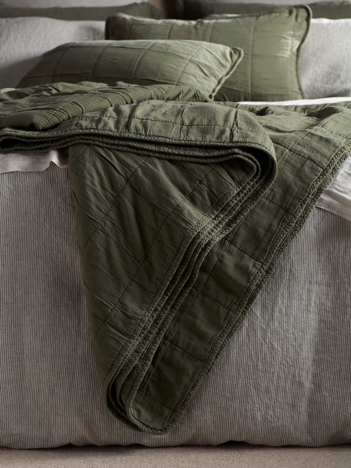 Secret Linen Store Vintage Rose Finn 100% Cotton Quilted Throw
