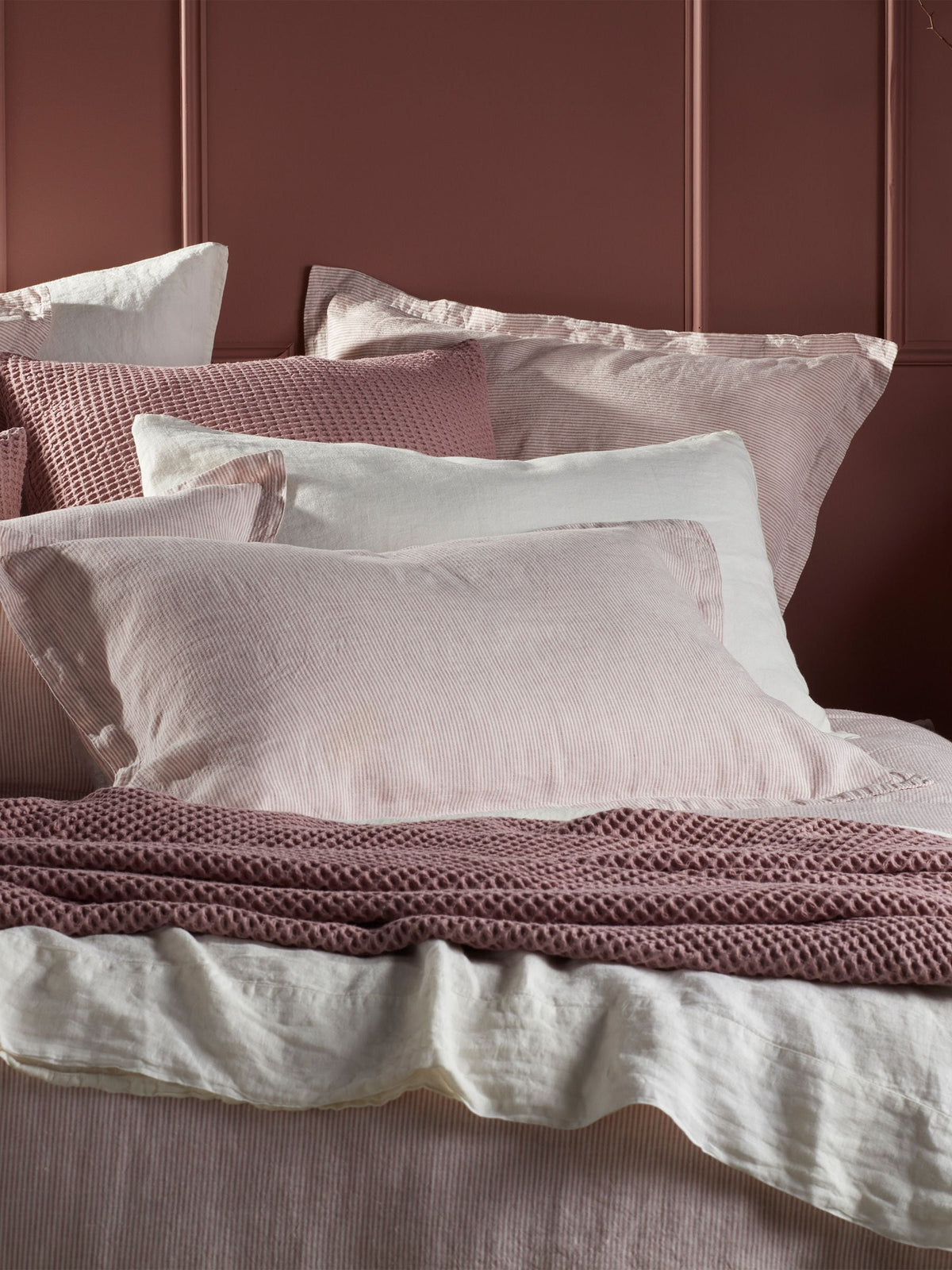 Secret Linen Store linen pillowcase with stripe pattern, standard size, imported from the UK
