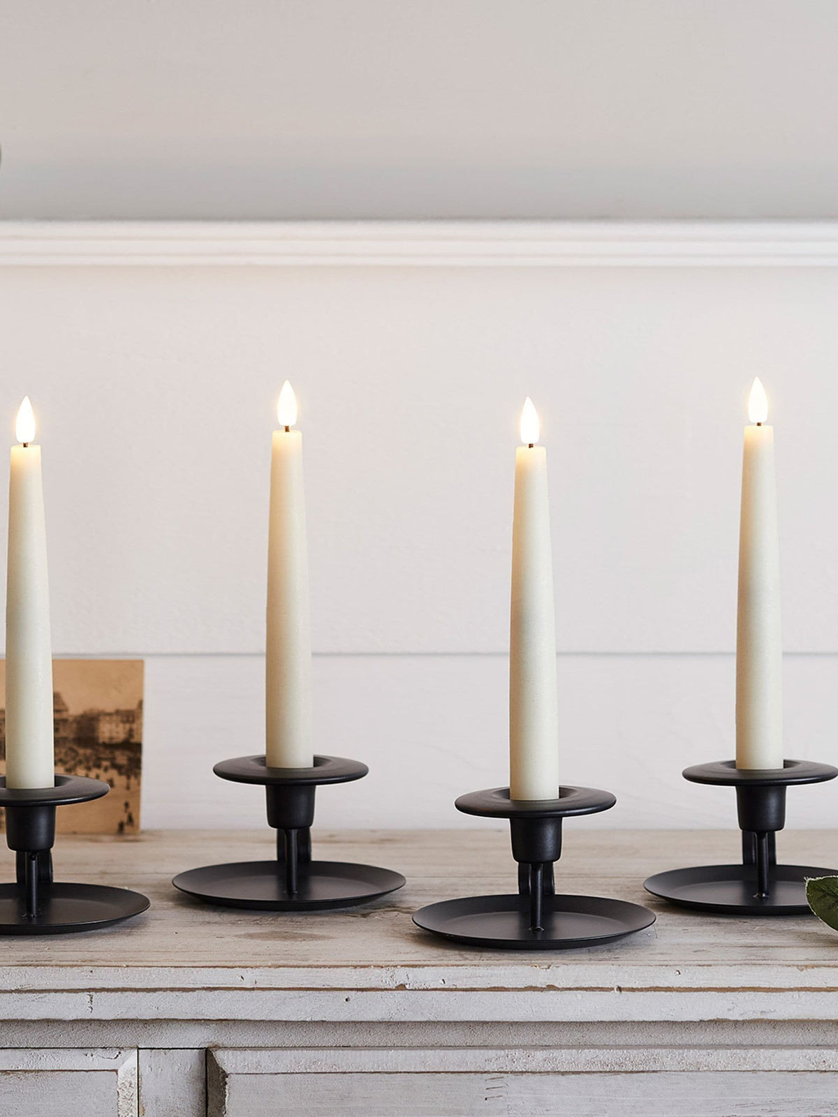 Lights4fun Ivory TruGlow LED taper candles 17cm, UK version