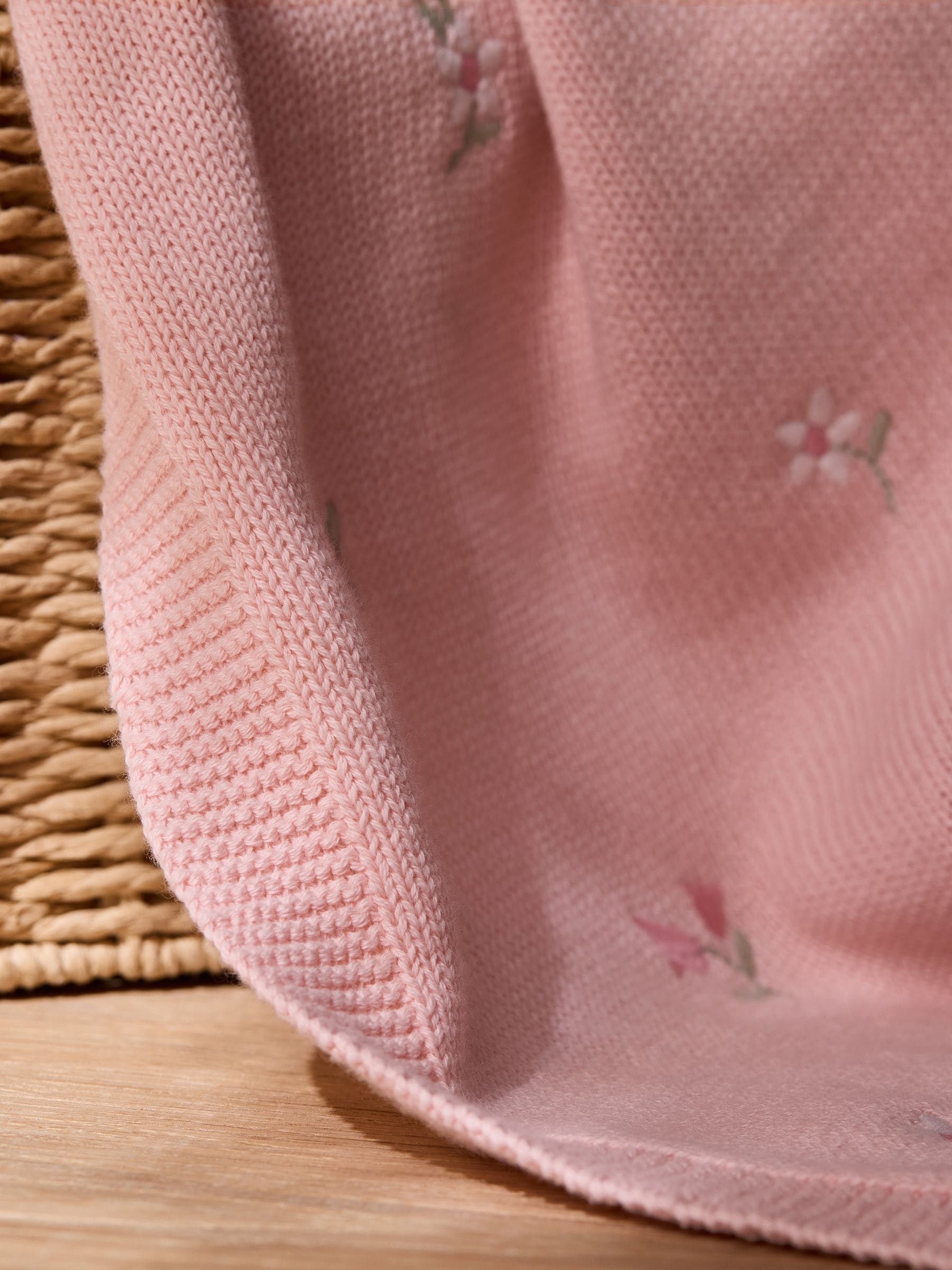 Jojo Maman Bébé pink embroidered flower knitted baby blanket, UK version