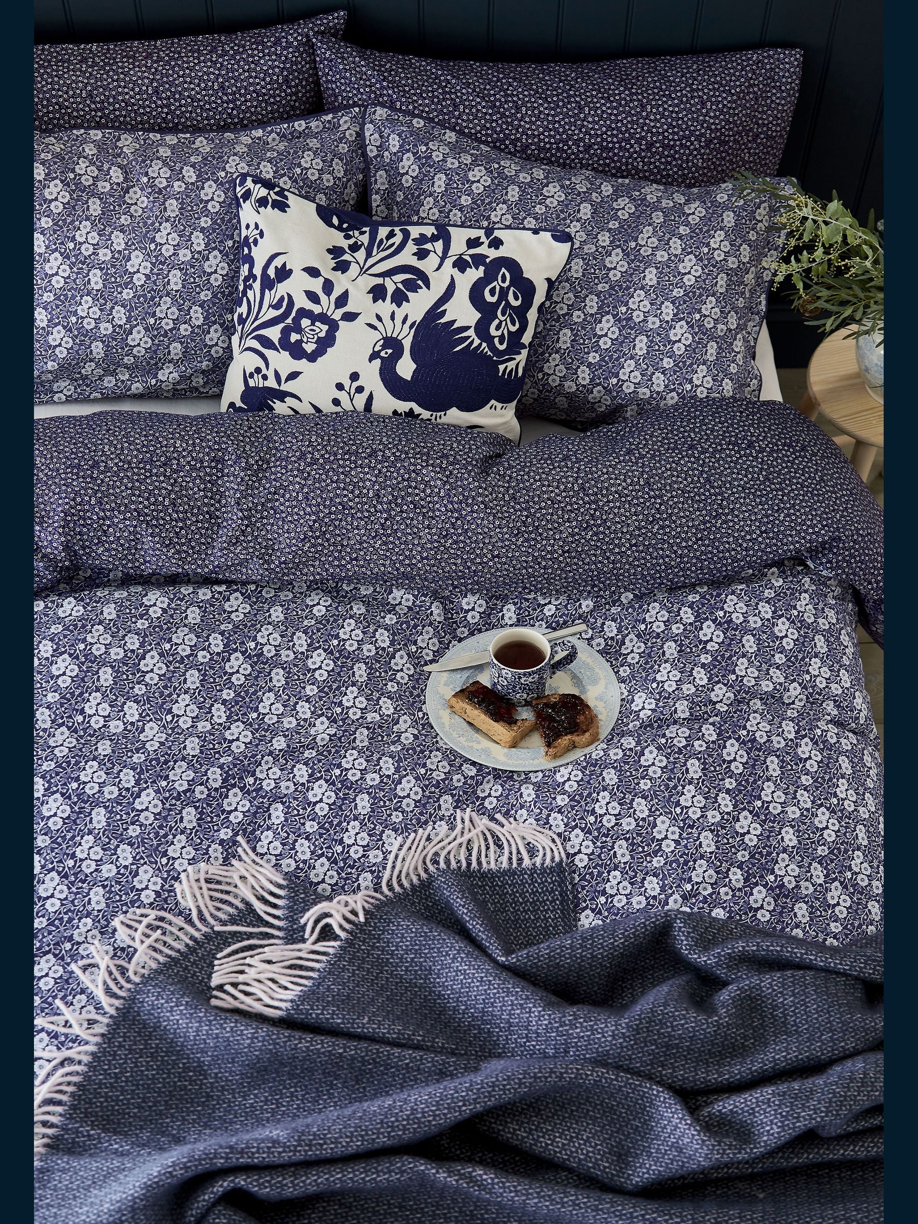 Burleigh Blue Calico duvet cover and pillowcase set - British product