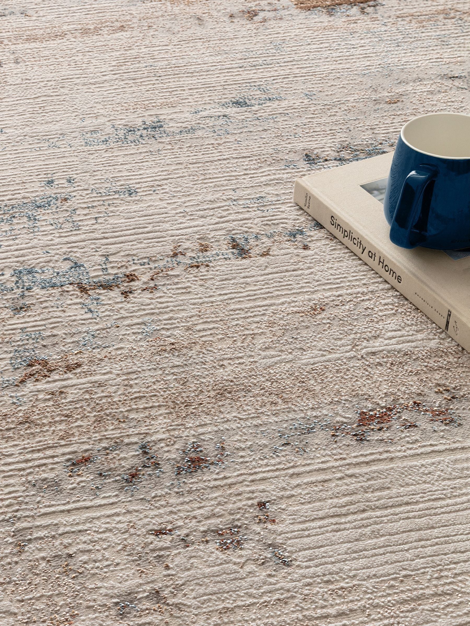 The Rug Edit Metallic Miro Mist rug with abstract pattern, UK version