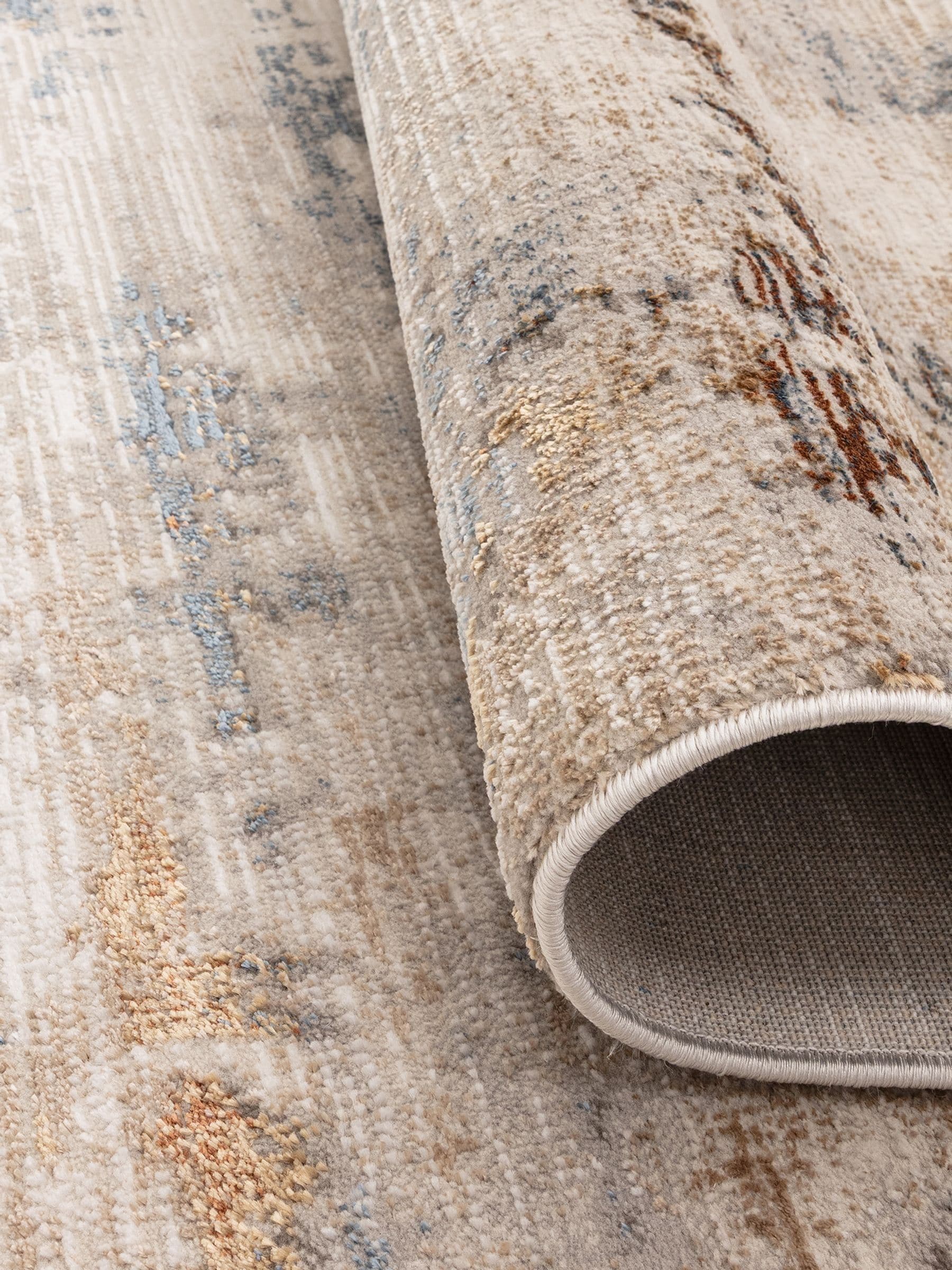 The Rug Edit Metallic Miro Mist rug with abstract pattern, UK version