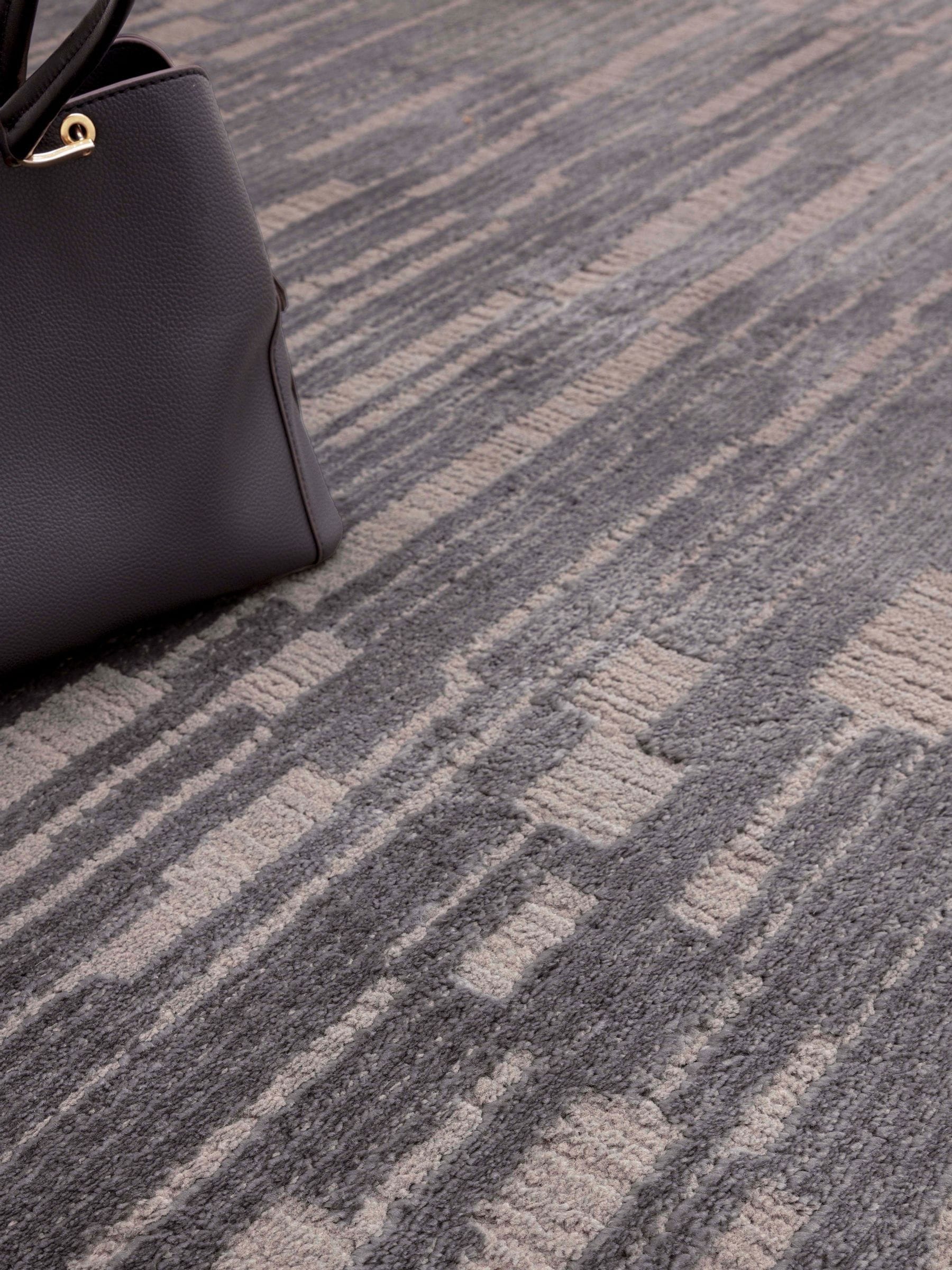 The Rug Edit Charcoal Axel Grid rug - British product