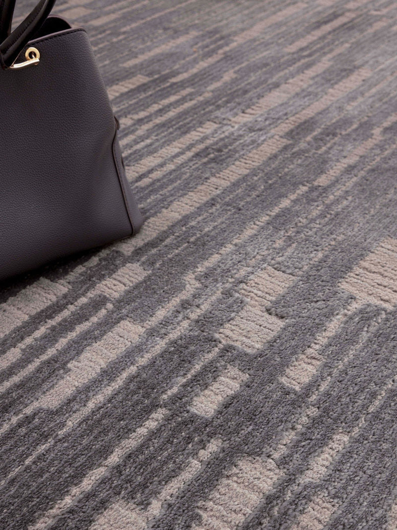 The Rug Edit Charcoal Axel Grid rug - British product