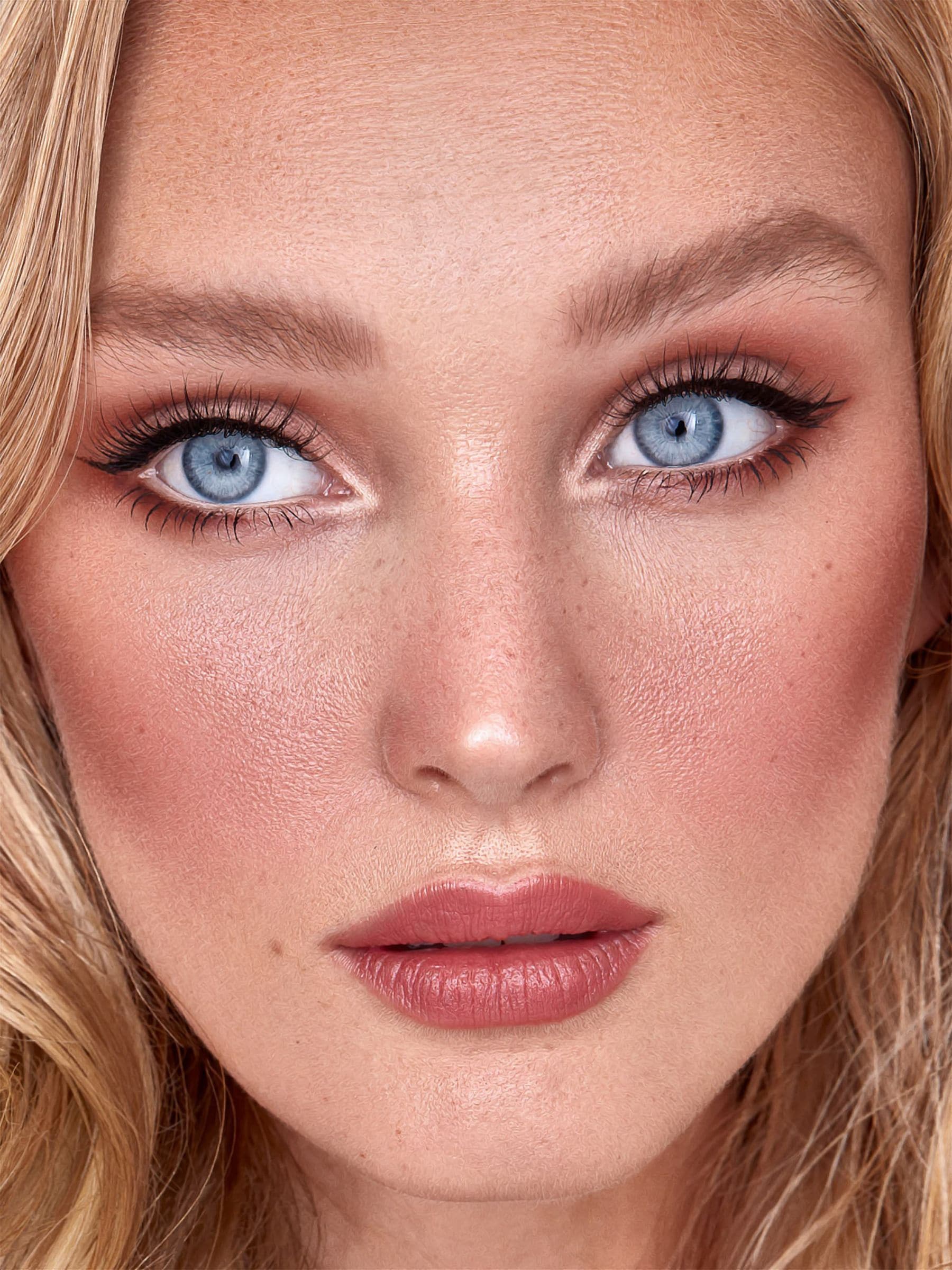 Sweed false eyelashes The Signature No Lash-Lash four lengths, imported from the UK
