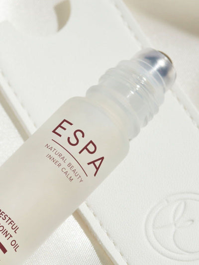 Neste ESPA Restful Pulse Point Aromaterapiolje Reisestørrelse 9ml- Kjøp online hos McGrocer