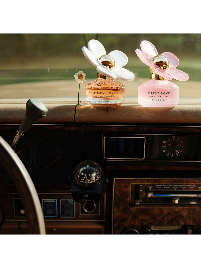 Marc Jacobs Daisy Love Eau de Toilette 30ml, imported from the UK
