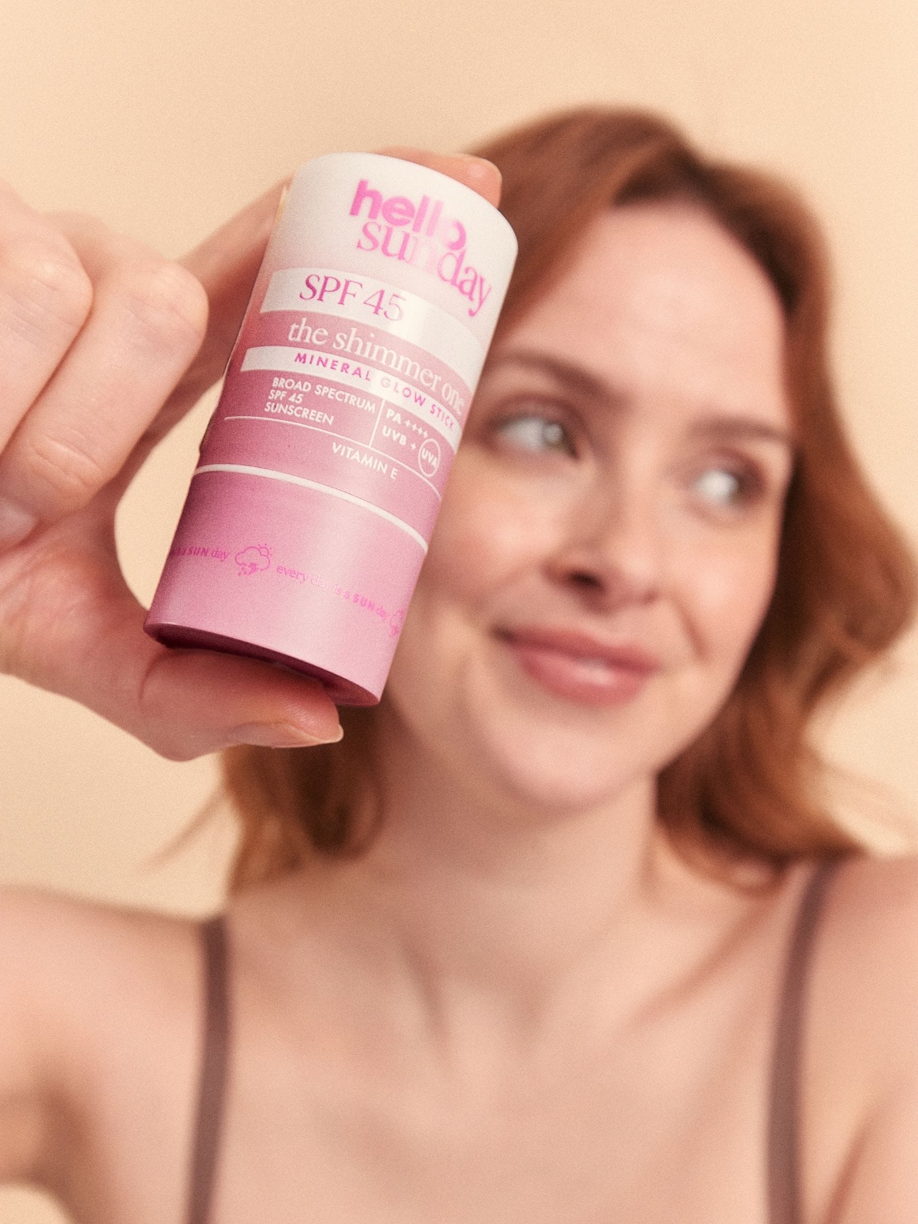 Hello Sunday Shimmer Glow Stick SPF45 20g, UK version