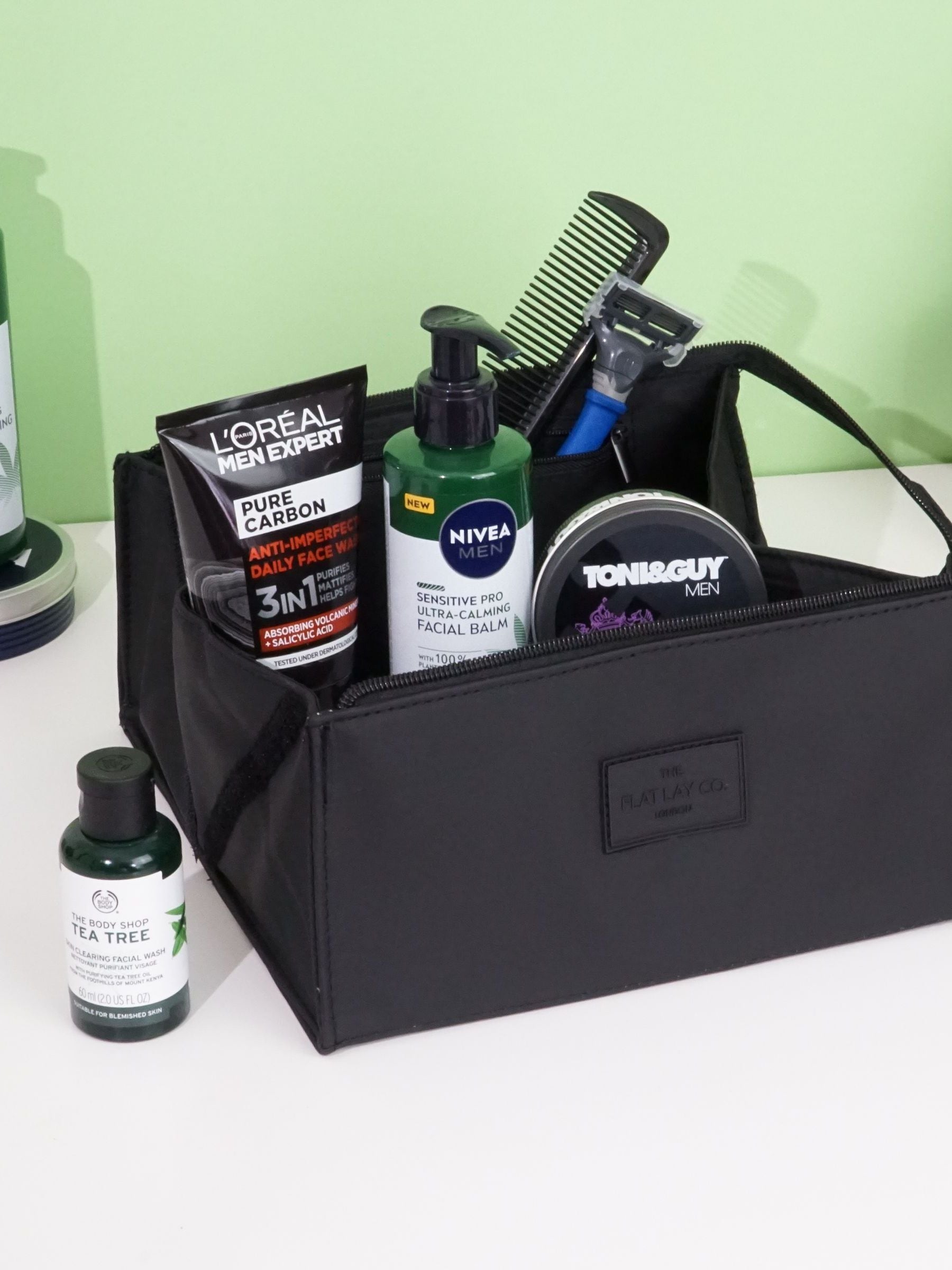 The Flat Lay Co. Mens Box Wash Bag