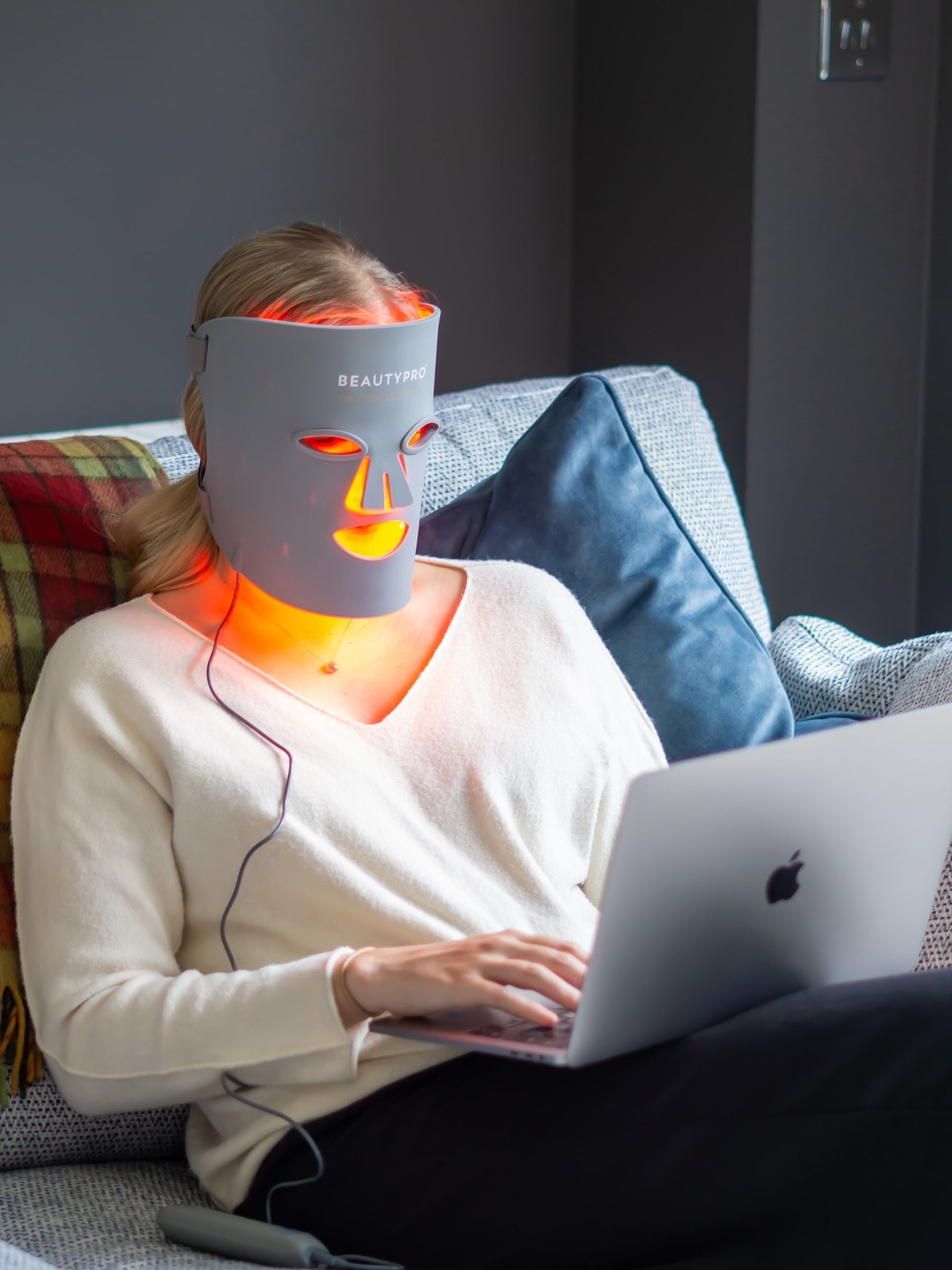 BeautyPro LED light therapy facial mask - British product