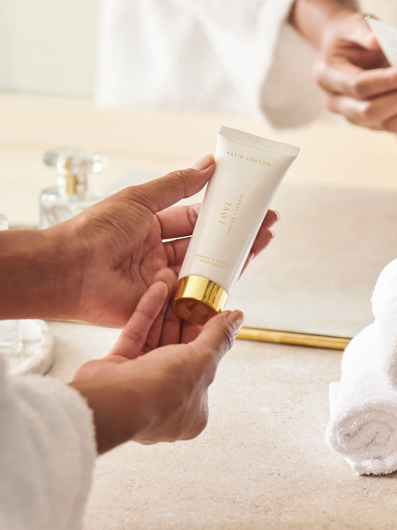 Nourishing Hand Cream with Sweet Fragrance 75ml