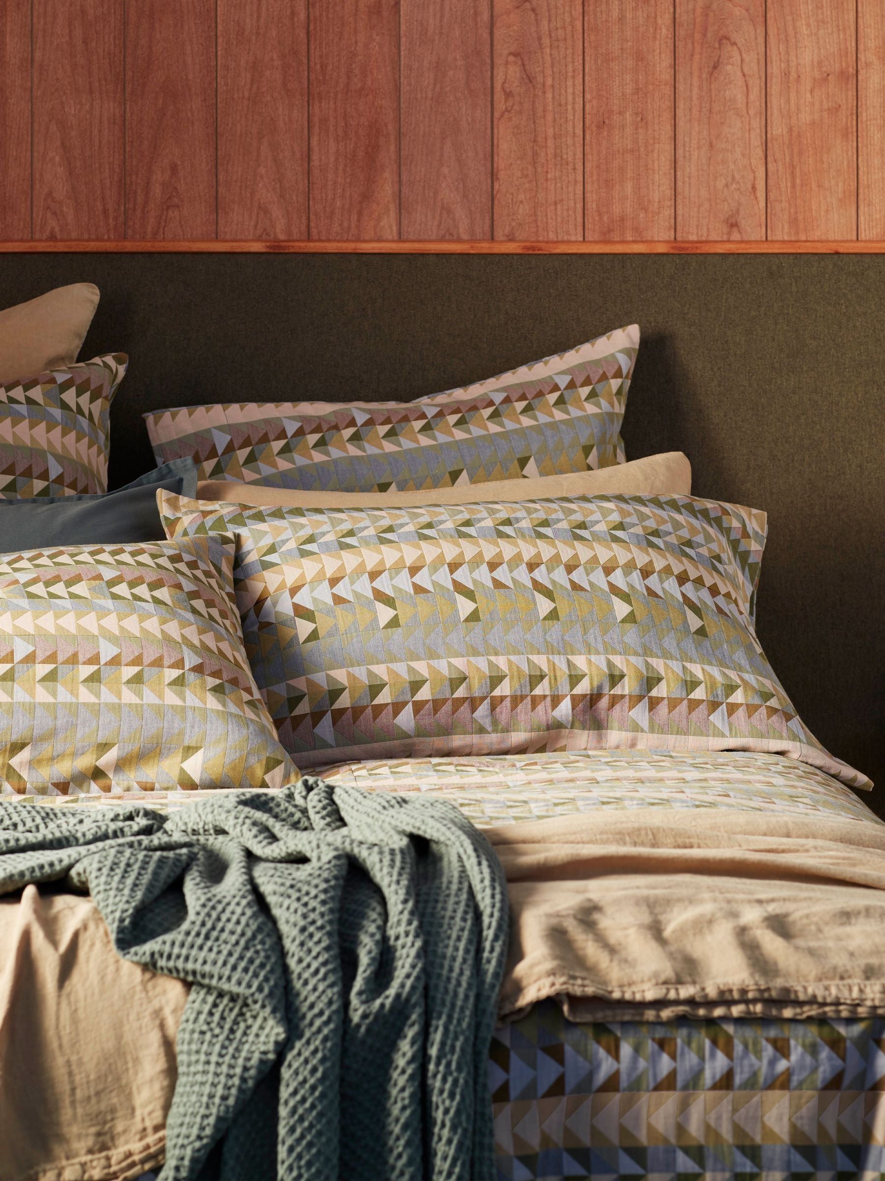 Secret Linen Store Green Jude single pillowcase, UK version