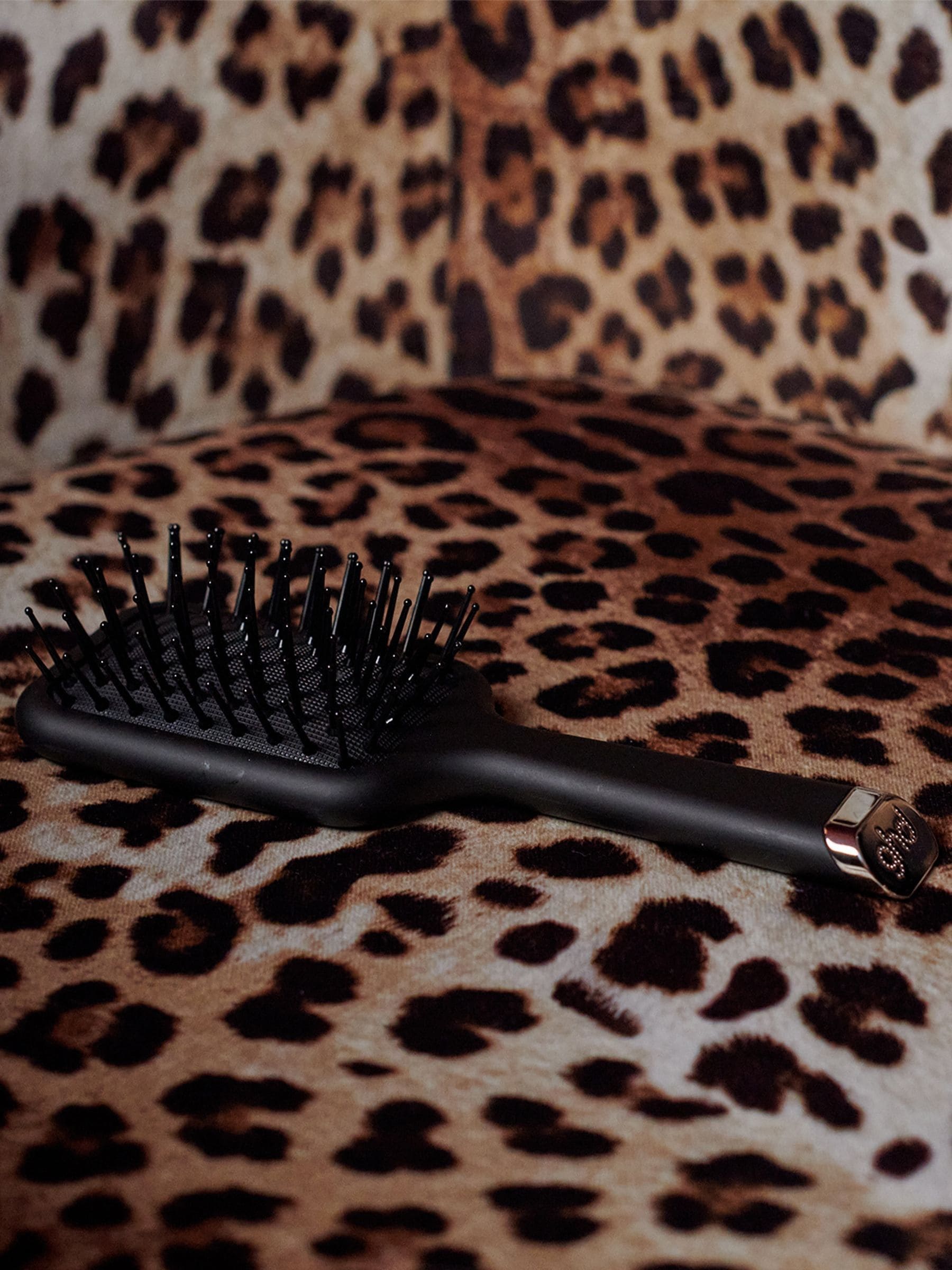 ghd mini paddle brush (British brand)