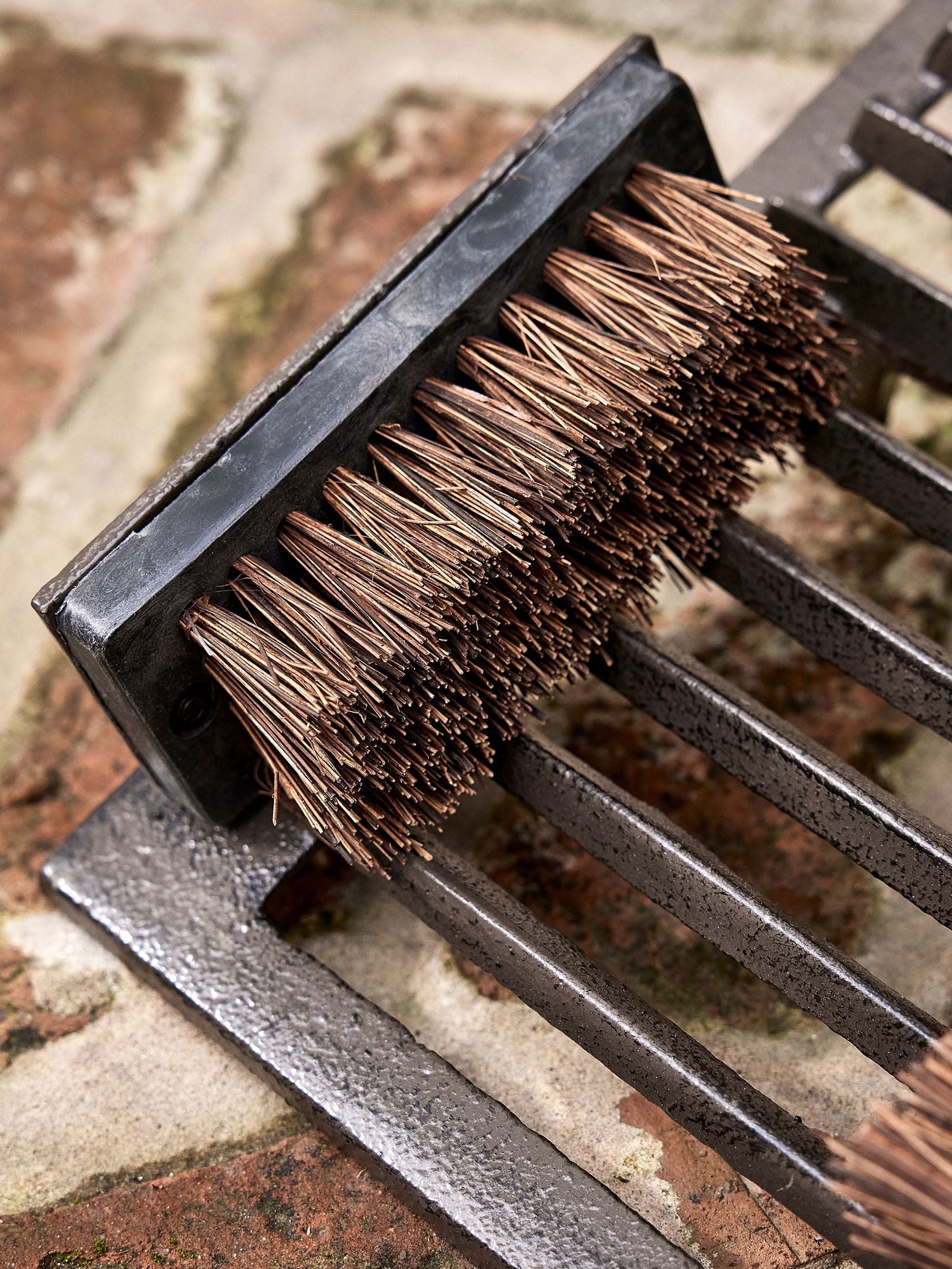 Dibor brown boot brush scraper with jack, imported from the UK