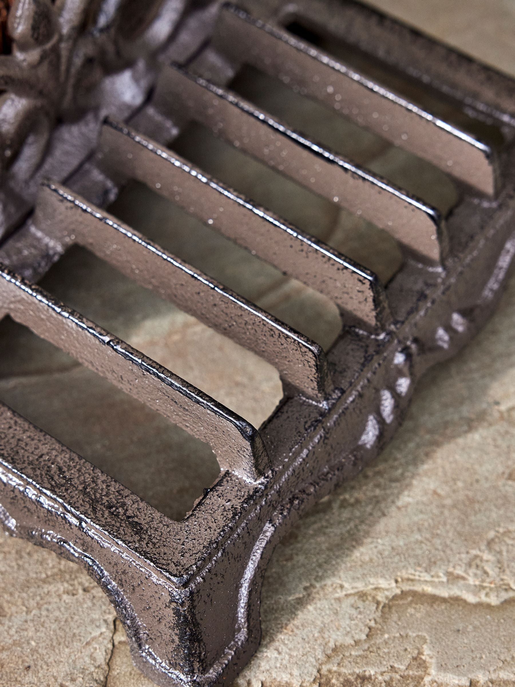 Dibor brown cast iron boot scraper 22cm, imported from the UK