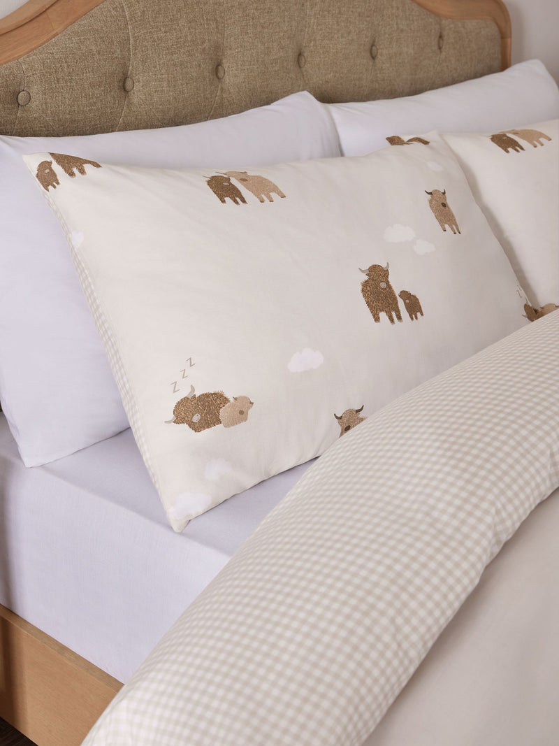 Highland Cow reversible duvet cover set, imported from the UK