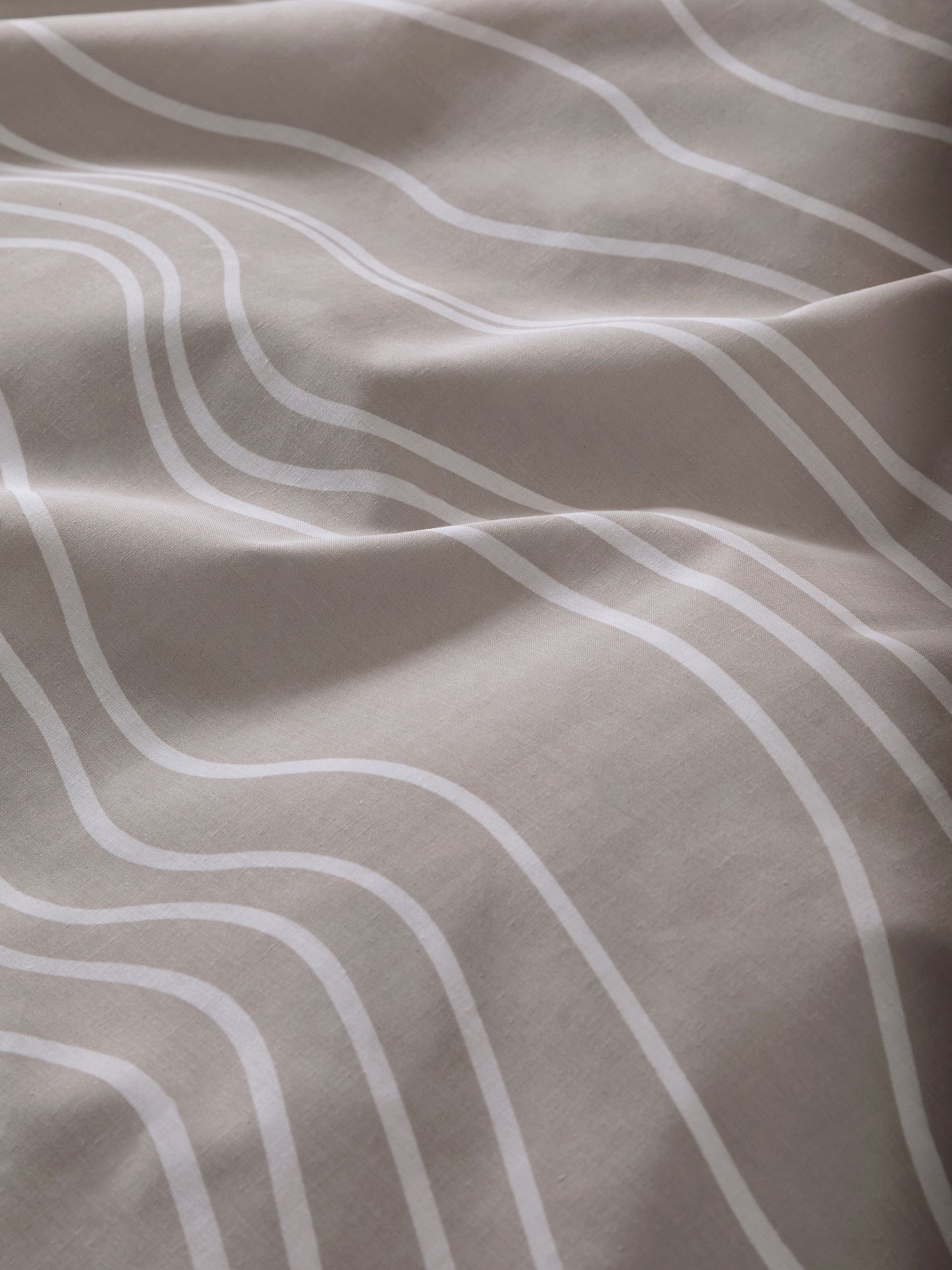 Reversible duvet cover set in natural wave, imported from the UK